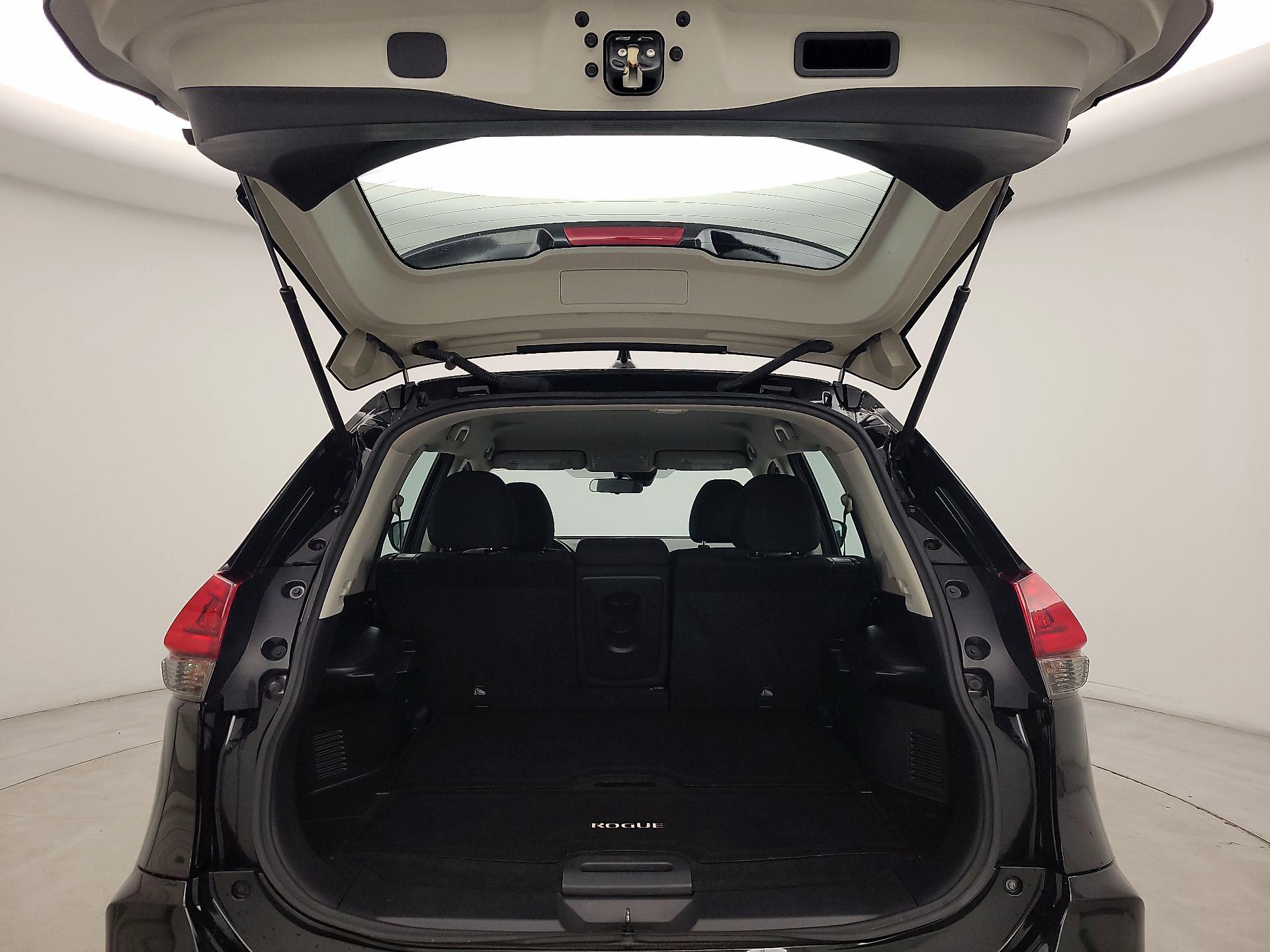 Thumbnail: 2019 Nissan Rogue - 20