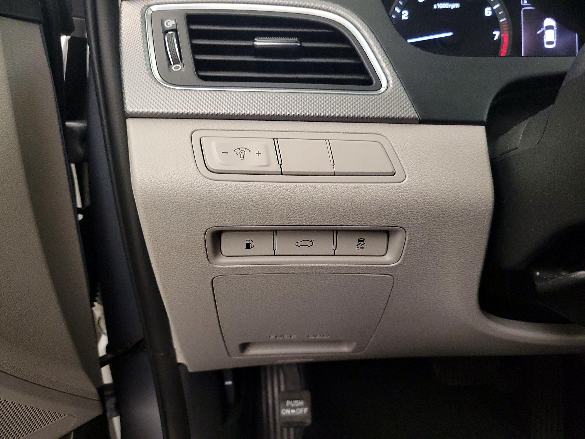 Thumbnail: 2017 Hyundai Sonata - 13