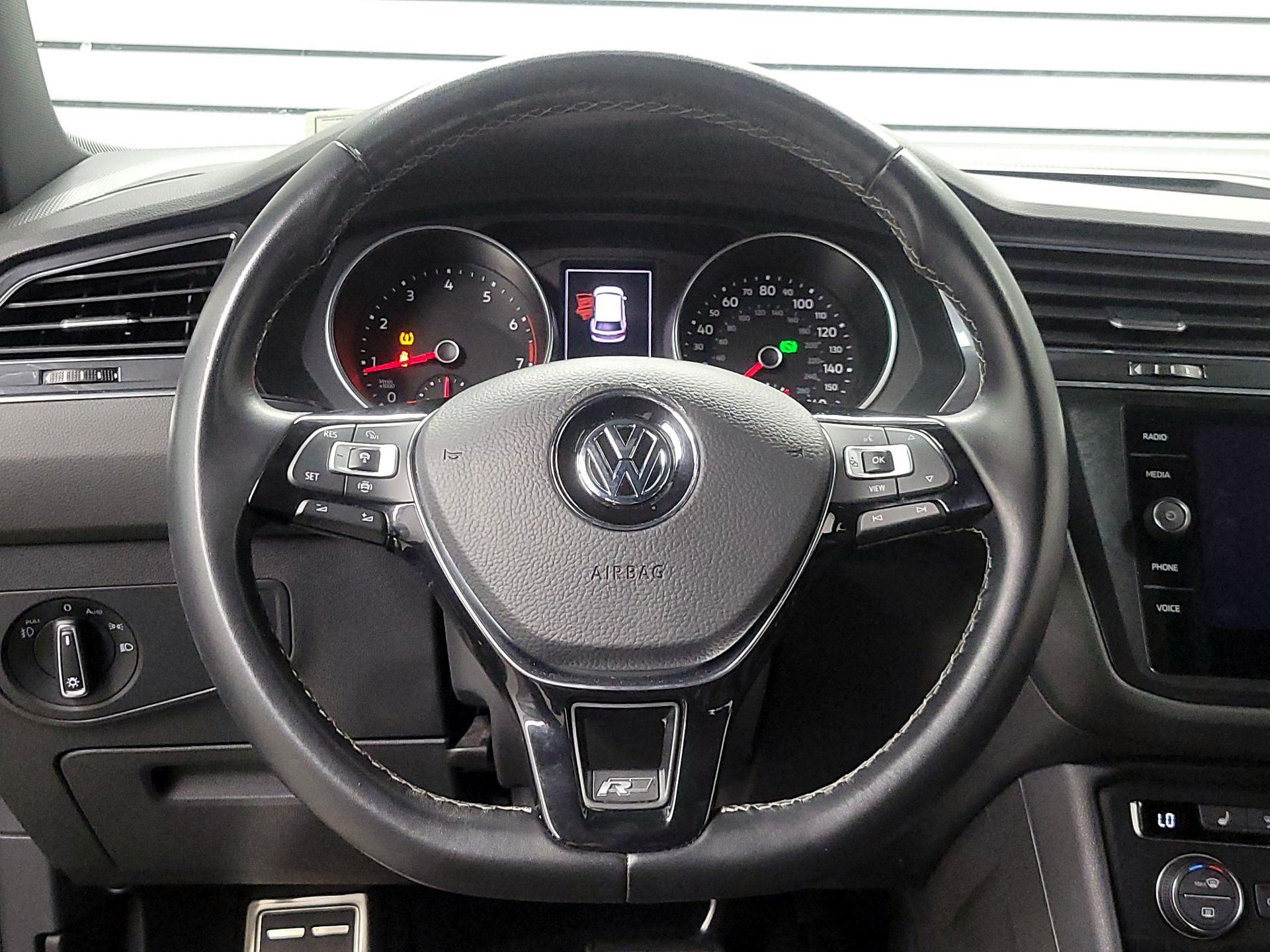 Thumbnail: 2021 Volkswagen Tiguan - 10