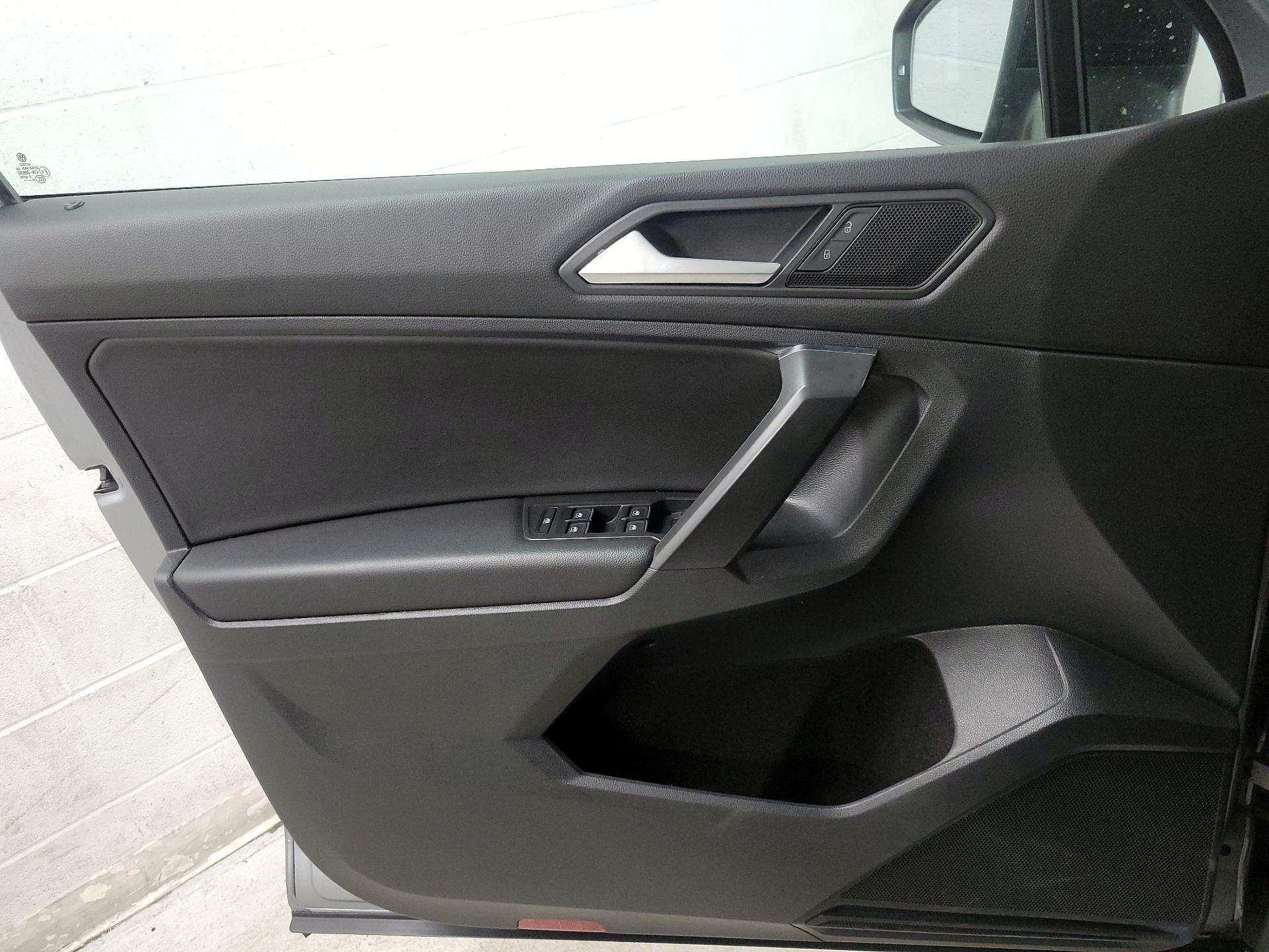 Thumbnail: 2021 Volkswagen Tiguan - 12