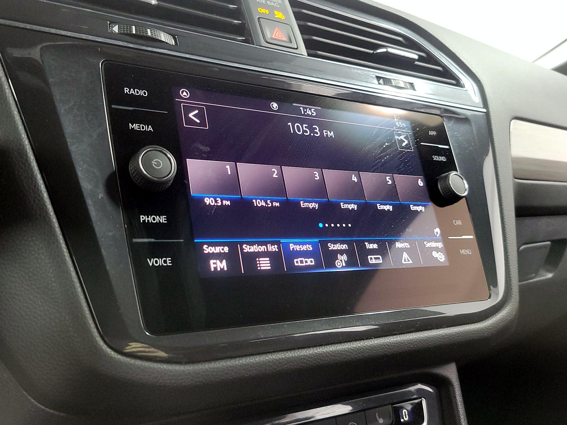 Thumbnail: 2021 Volkswagen Tiguan - 15