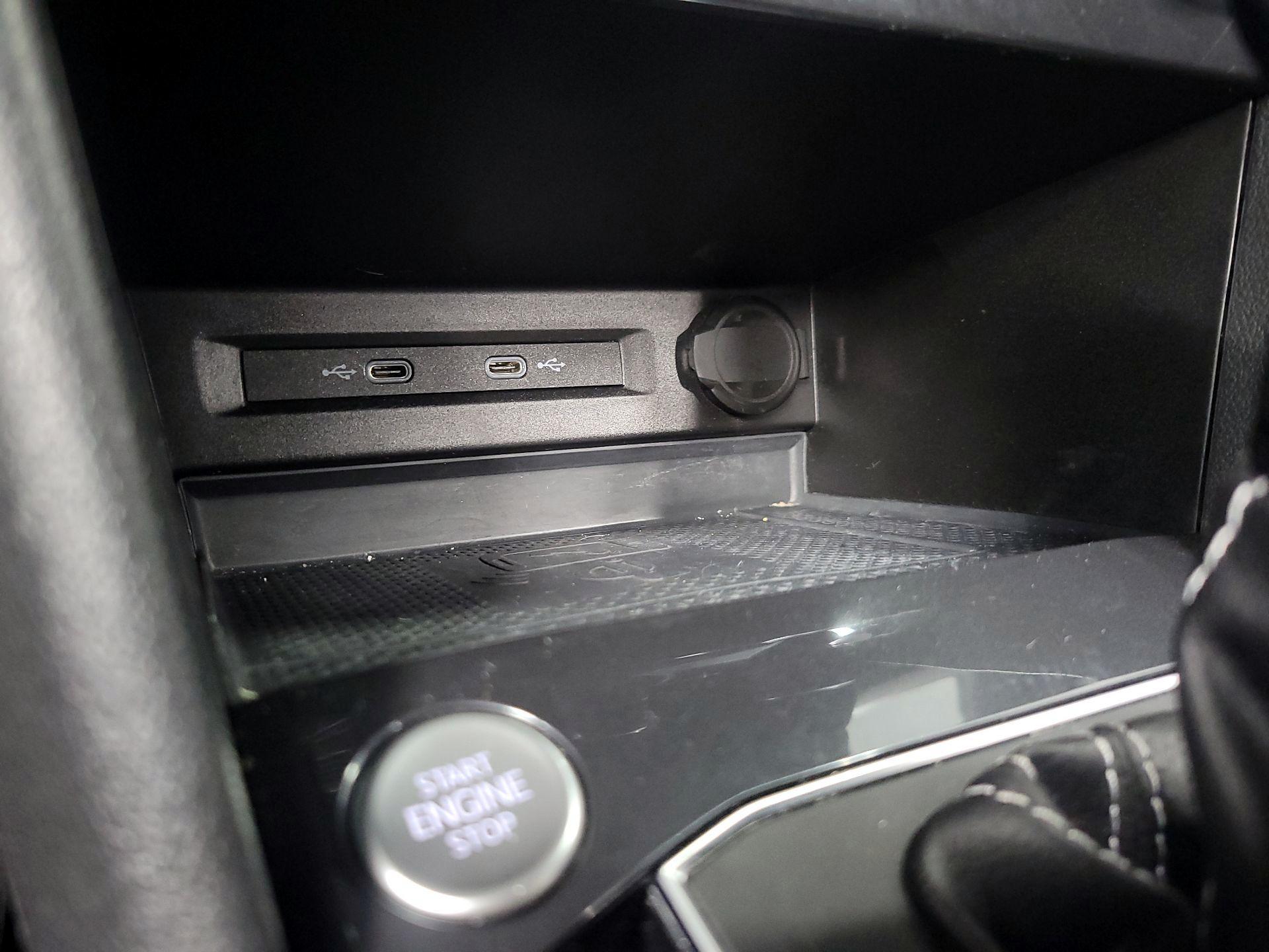 Thumbnail: 2021 Volkswagen Tiguan - 18