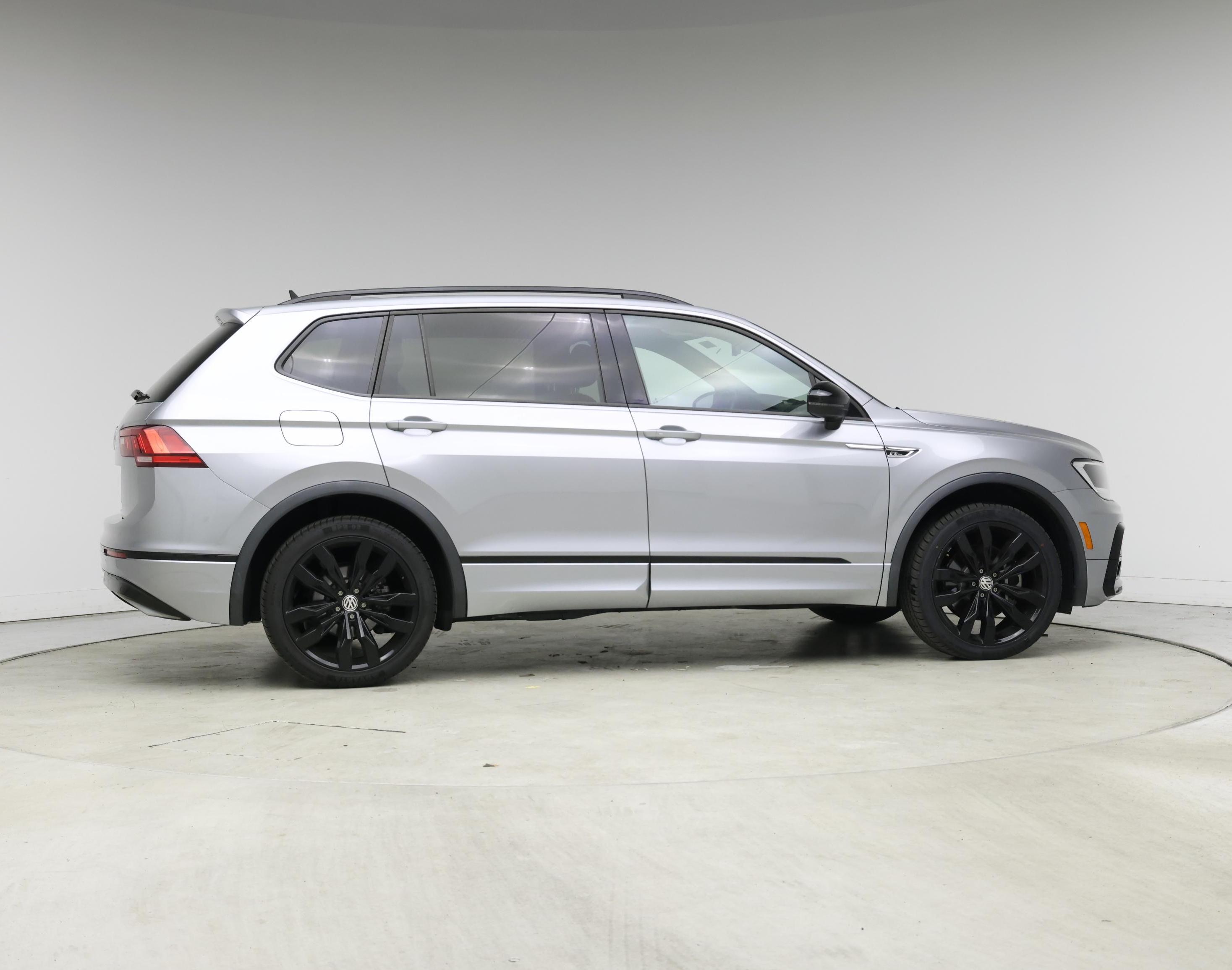 Thumbnail: 2021 Volkswagen Tiguan - 7