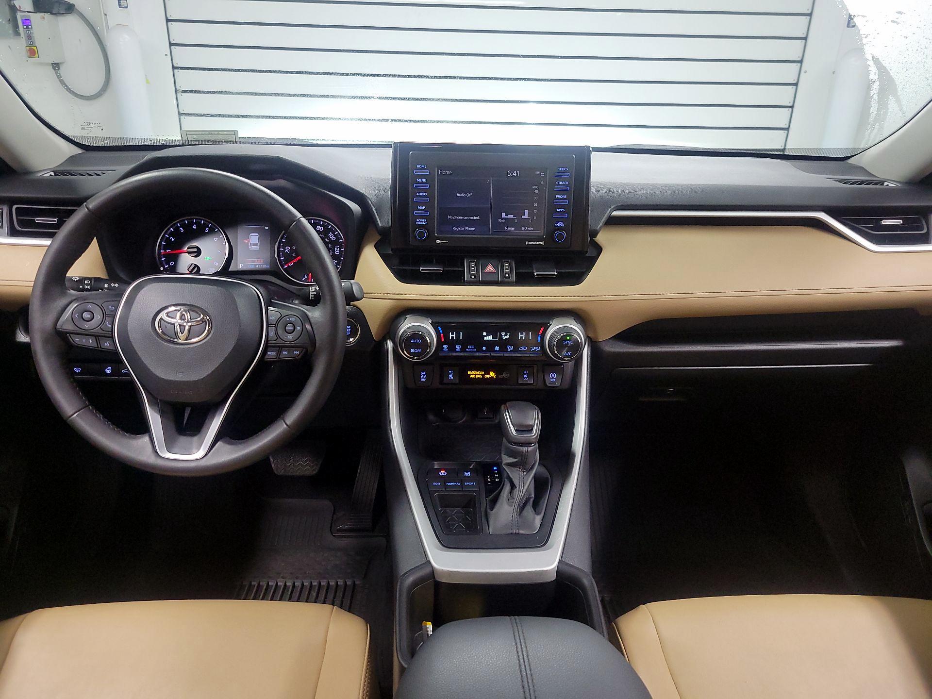 Thumbnail: 2022 Toyota RAV4 - 9