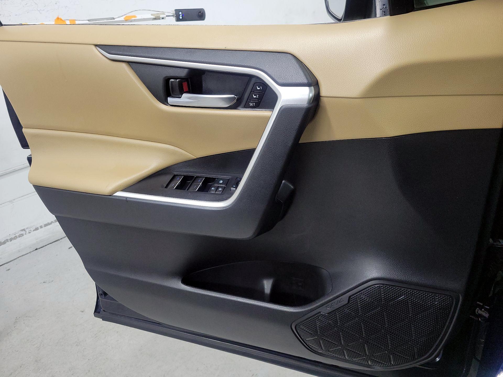 Thumbnail: 2022 Toyota RAV4 - 12