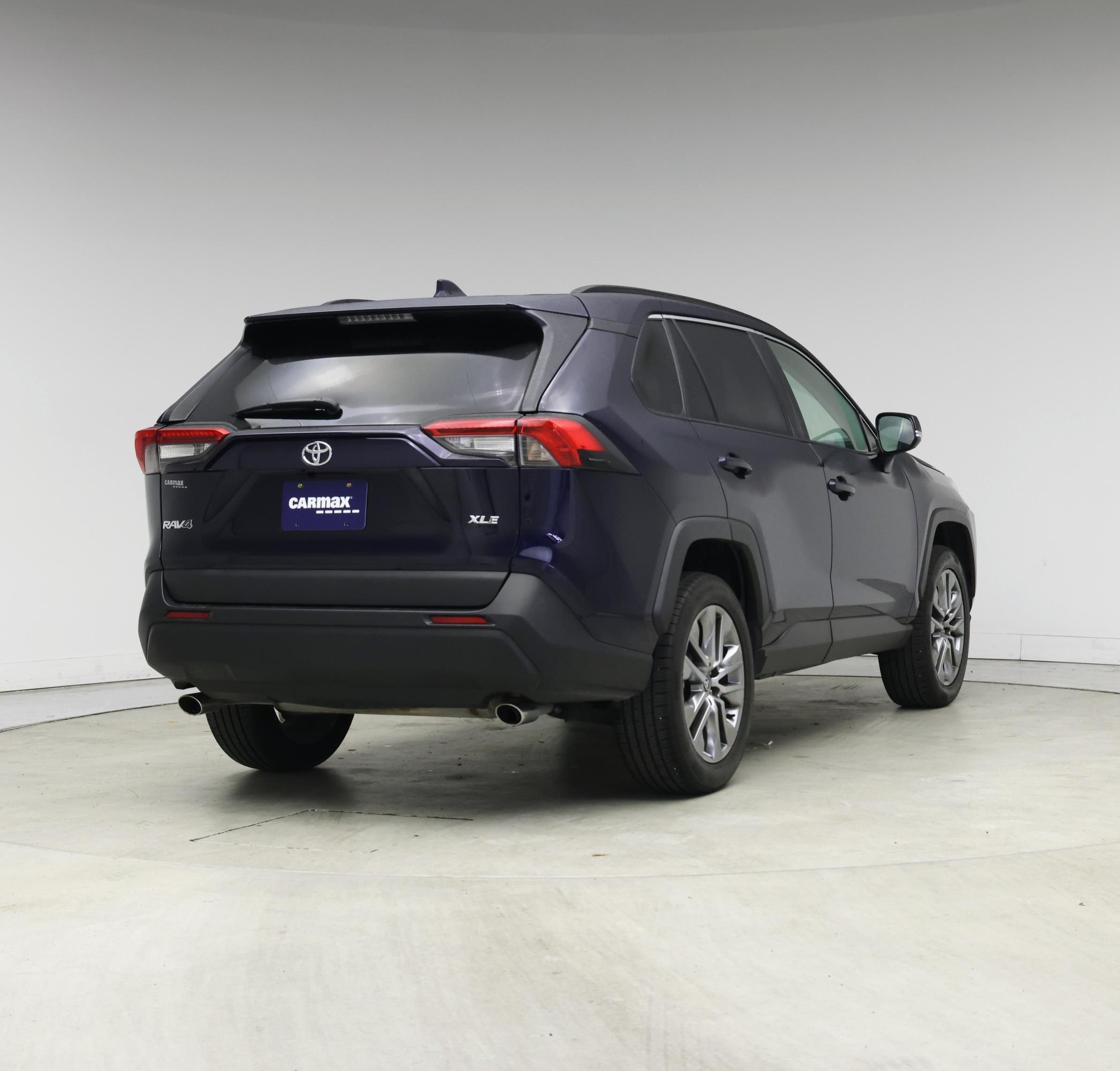 Thumbnail: 2022 Toyota RAV4 - 8