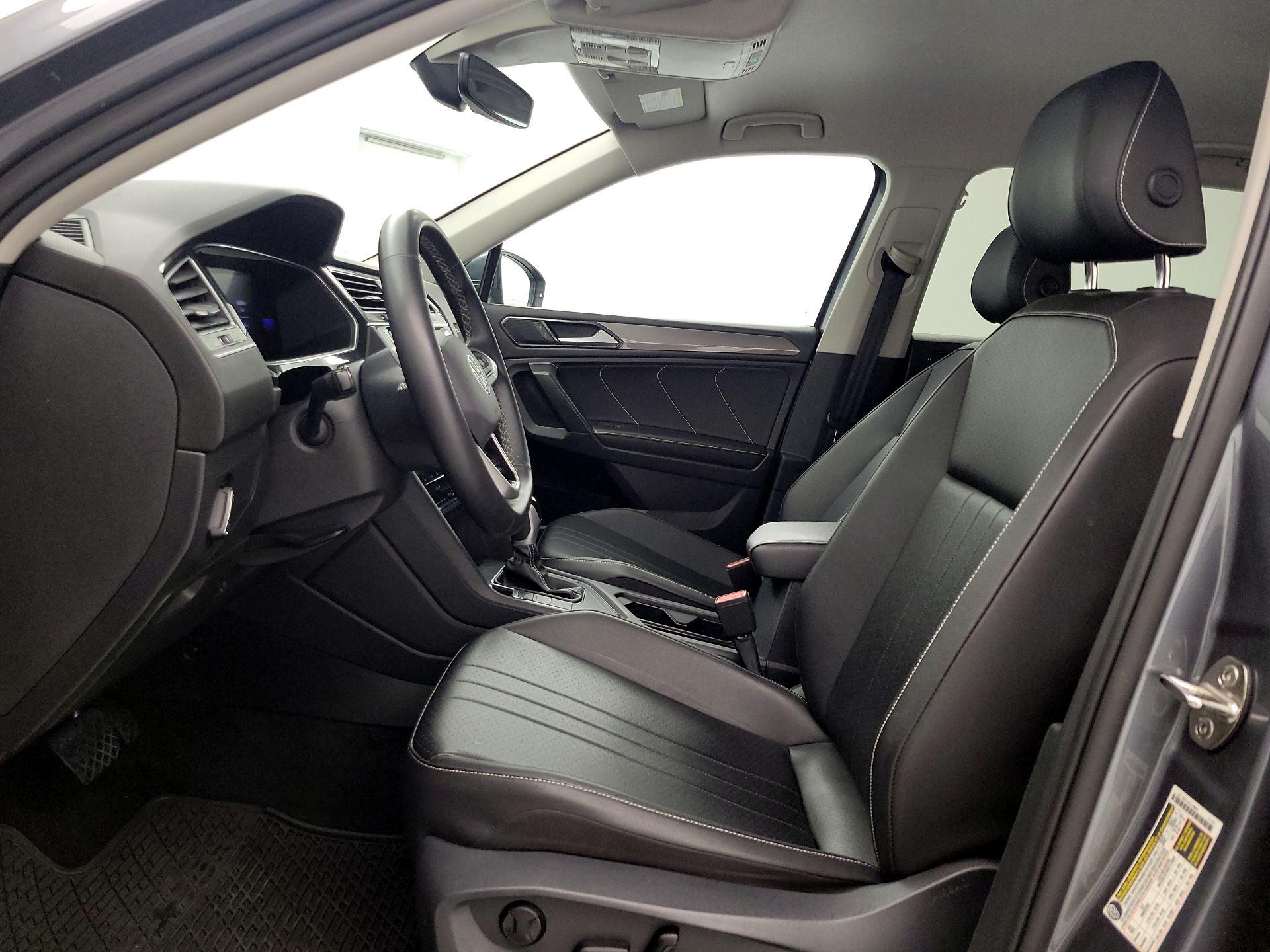 Thumbnail: 2022 Volkswagen Tiguan - 11