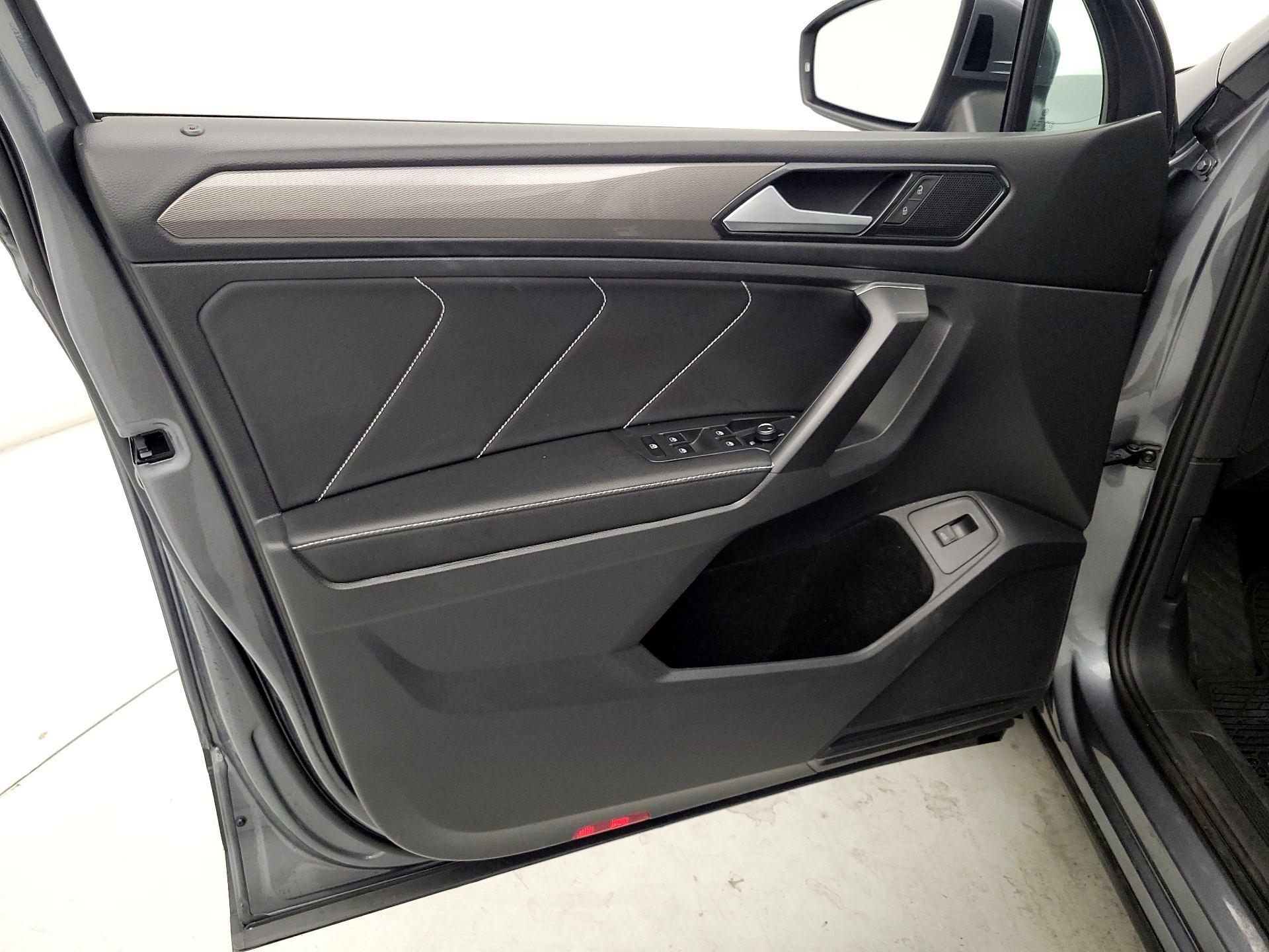 Thumbnail: 2022 Volkswagen Tiguan - 12