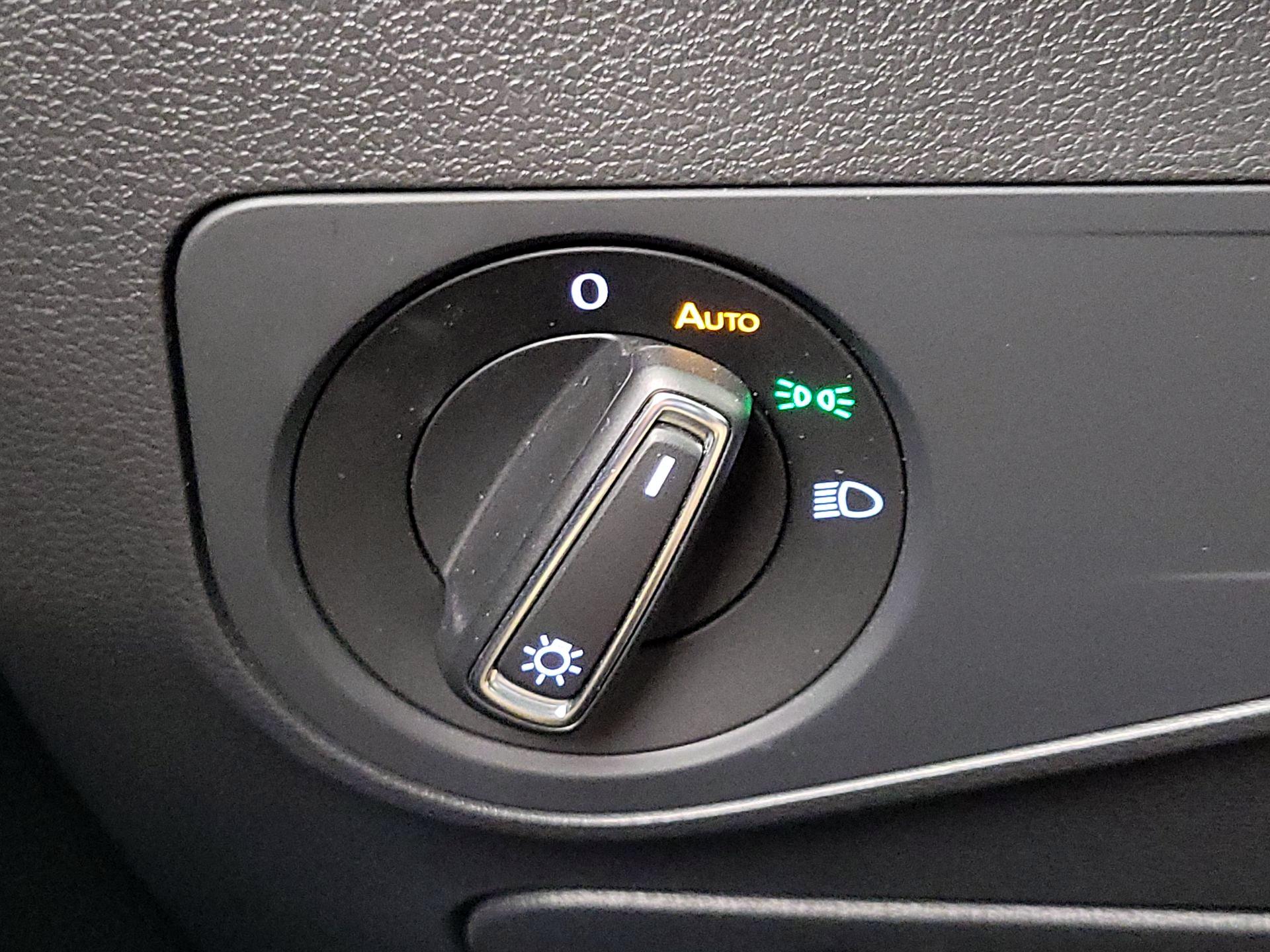 Thumbnail: 2022 Volkswagen Tiguan - 13