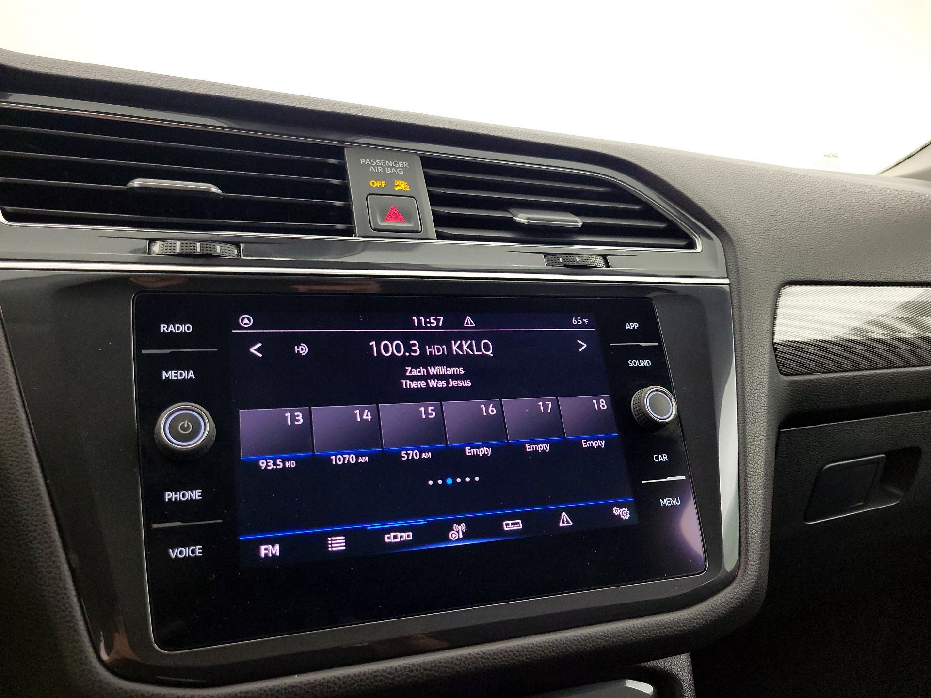 Thumbnail: 2022 Volkswagen Tiguan - 15