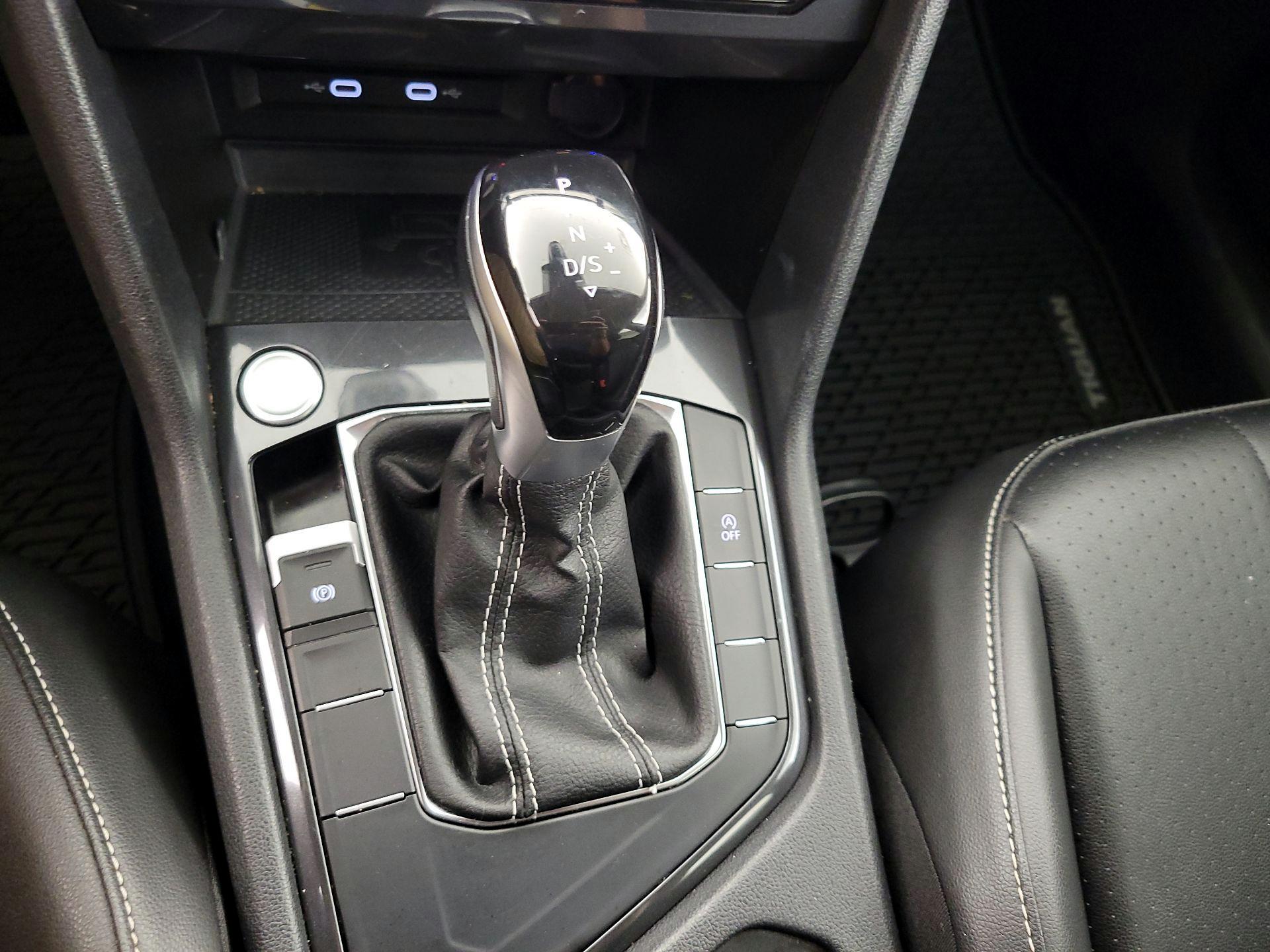 Thumbnail: 2022 Volkswagen Tiguan - 17