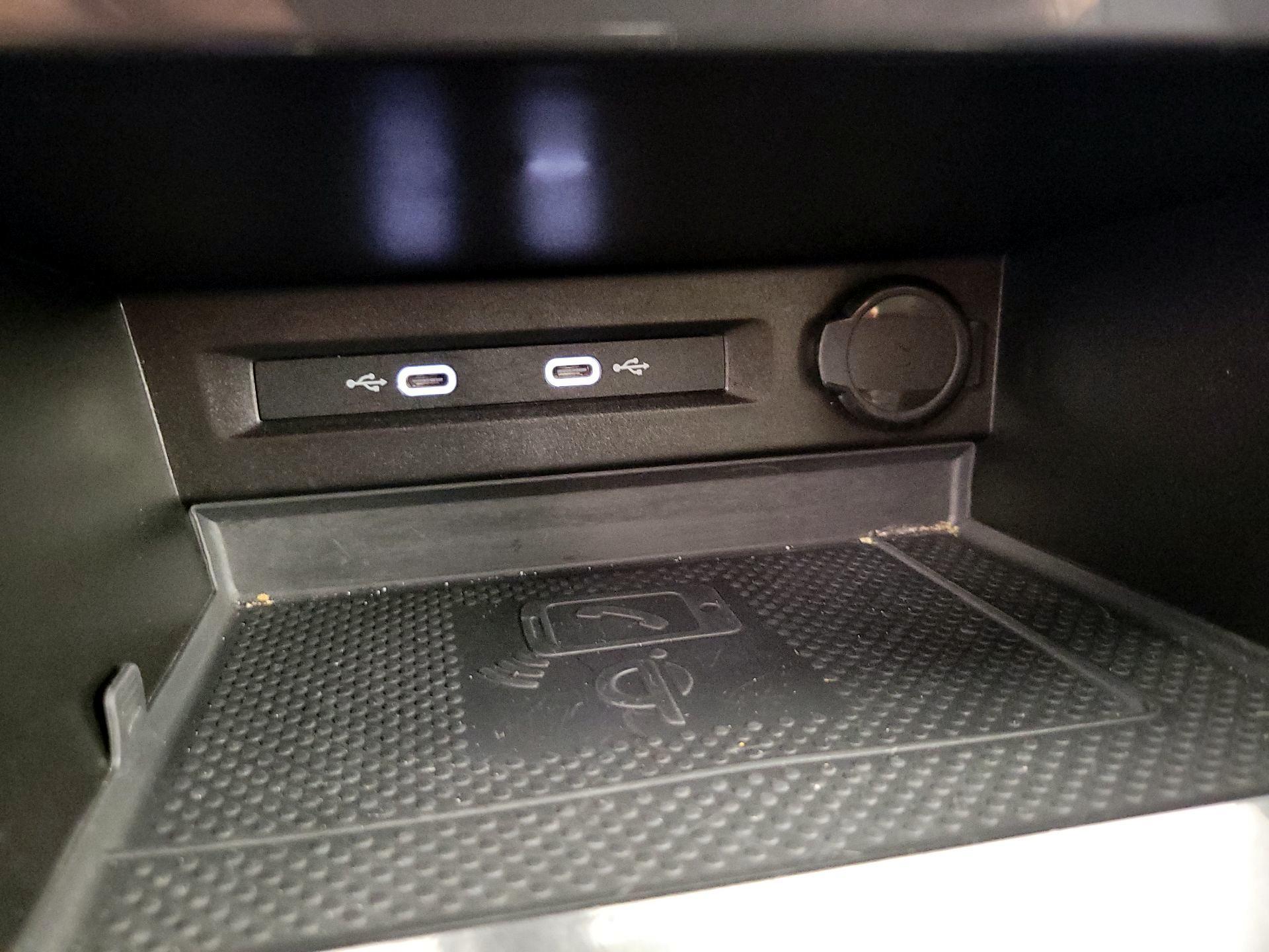 Thumbnail: 2022 Volkswagen Tiguan - 18