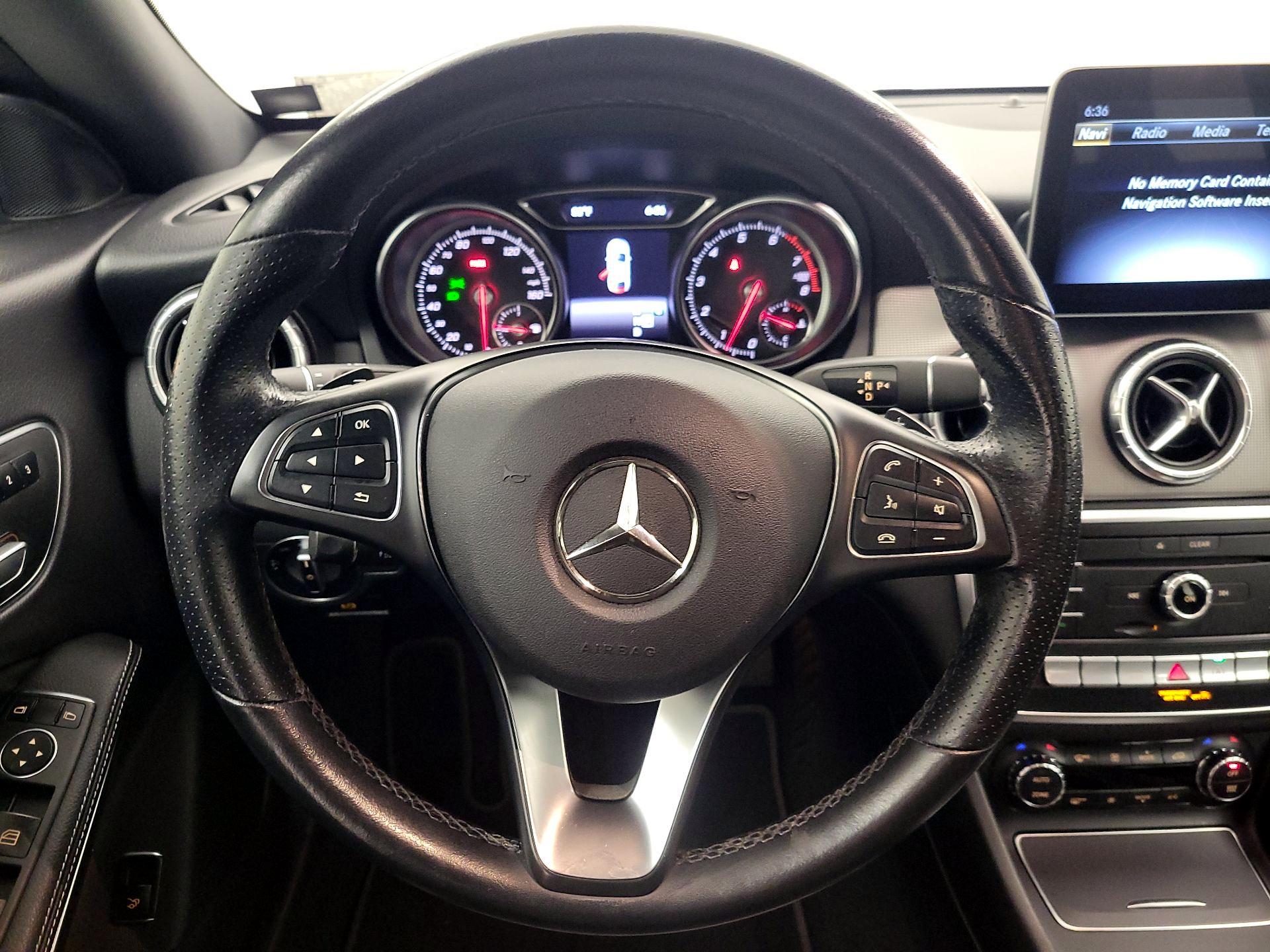 Thumbnail: 2019 Mercedes-Benz CLA - 10