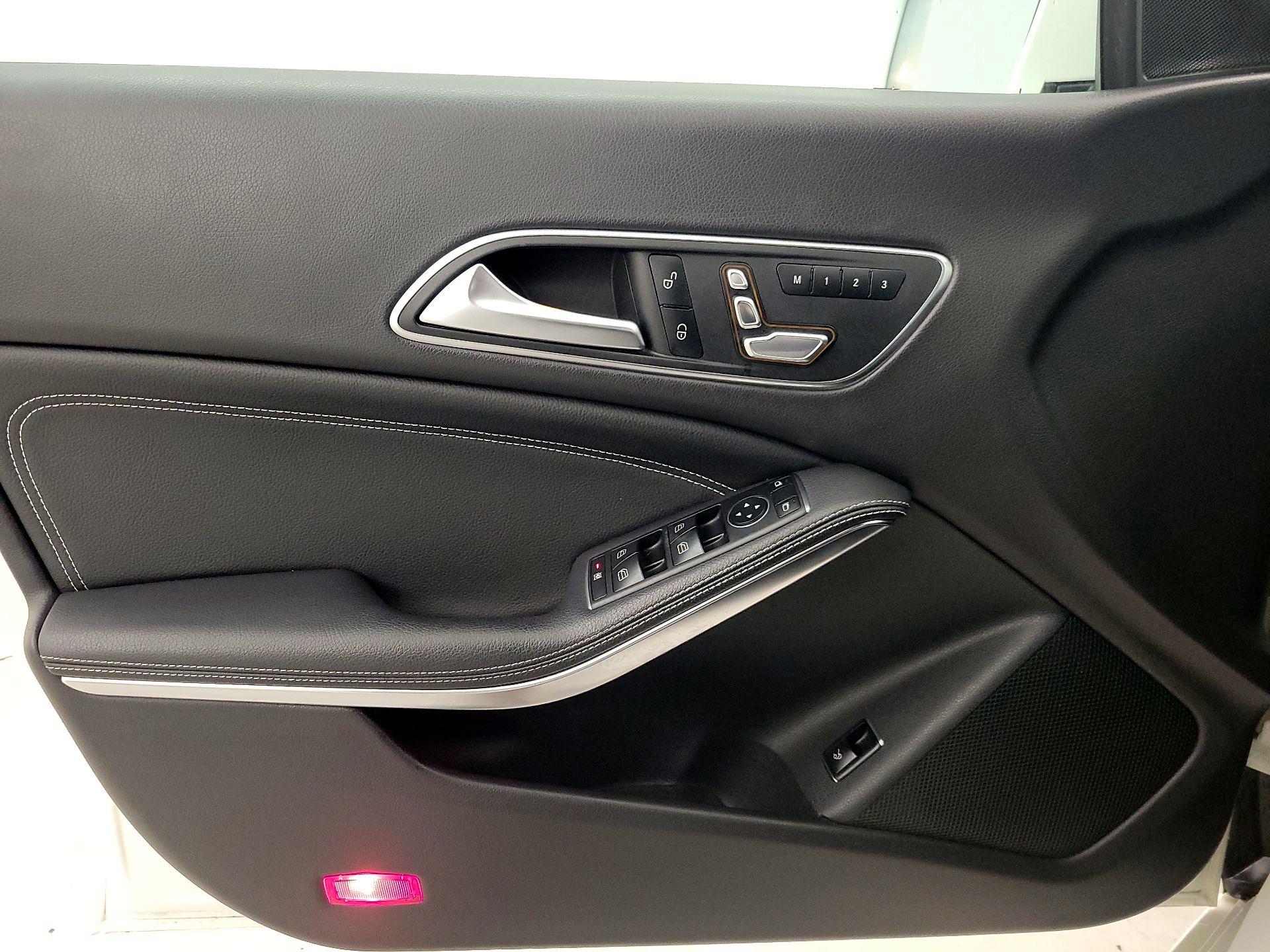 Thumbnail: 2019 Mercedes-Benz CLA - 12