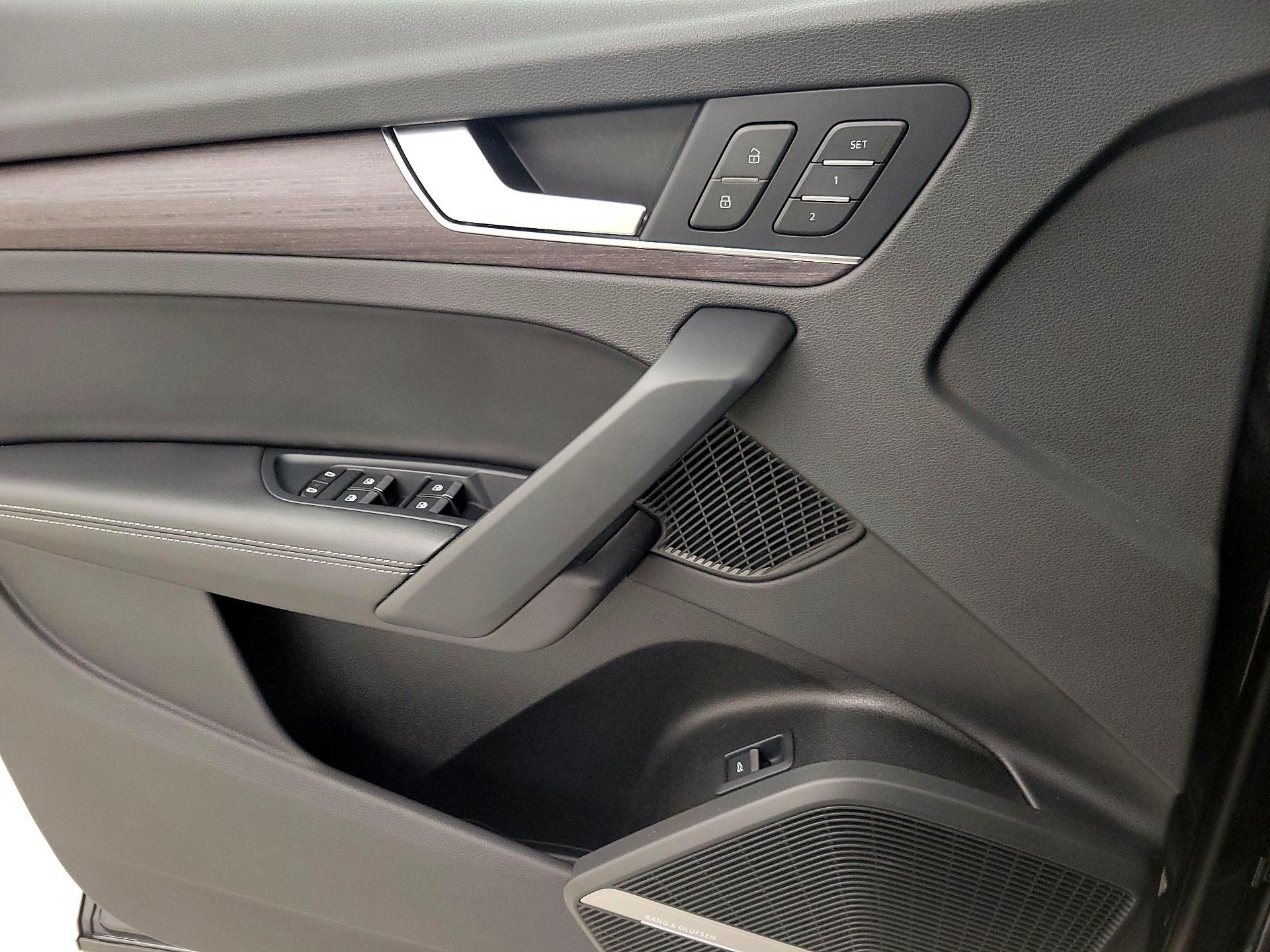 Thumbnail: 2021 Audi Q5 - 12