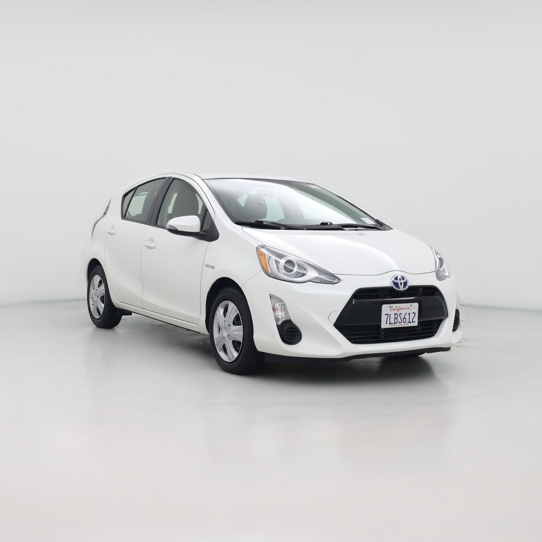 Thumbnail: 2015 Toyota Prius c - 1