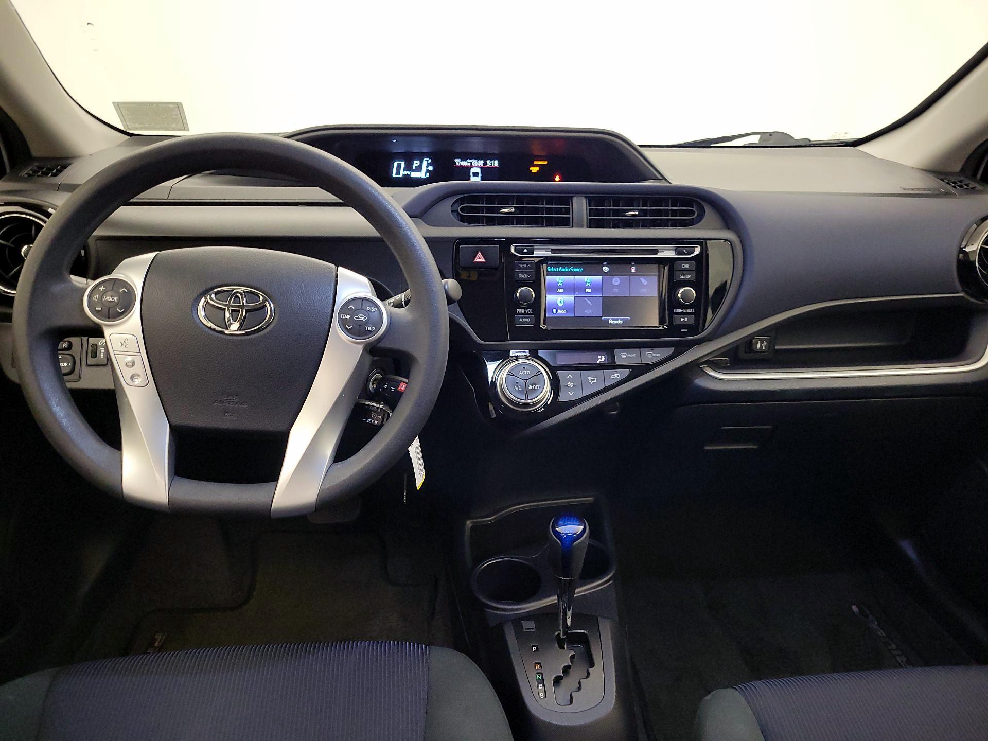 Thumbnail: 2015 Toyota Prius c - 9