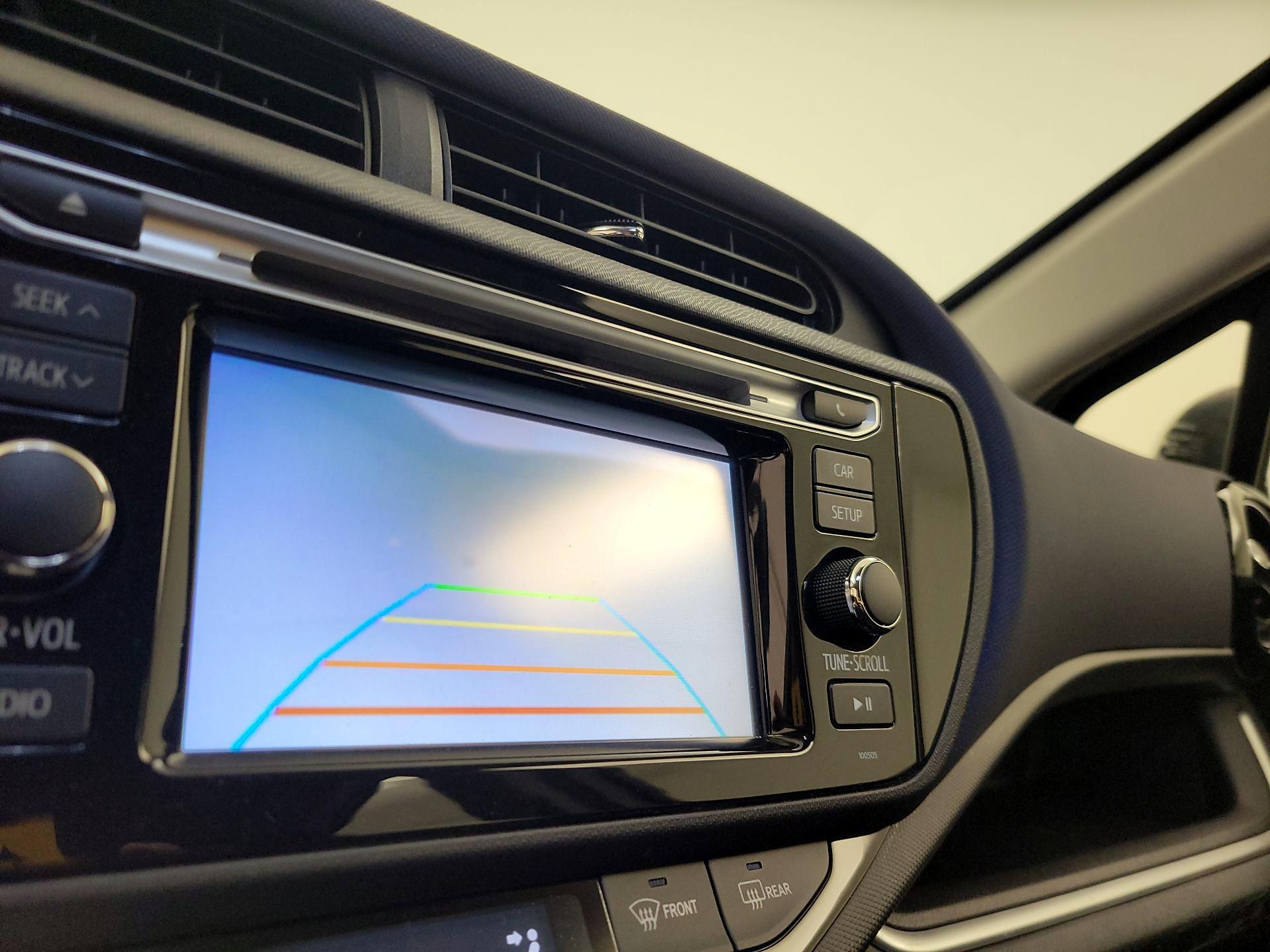 Thumbnail: 2015 Toyota Prius c - 14