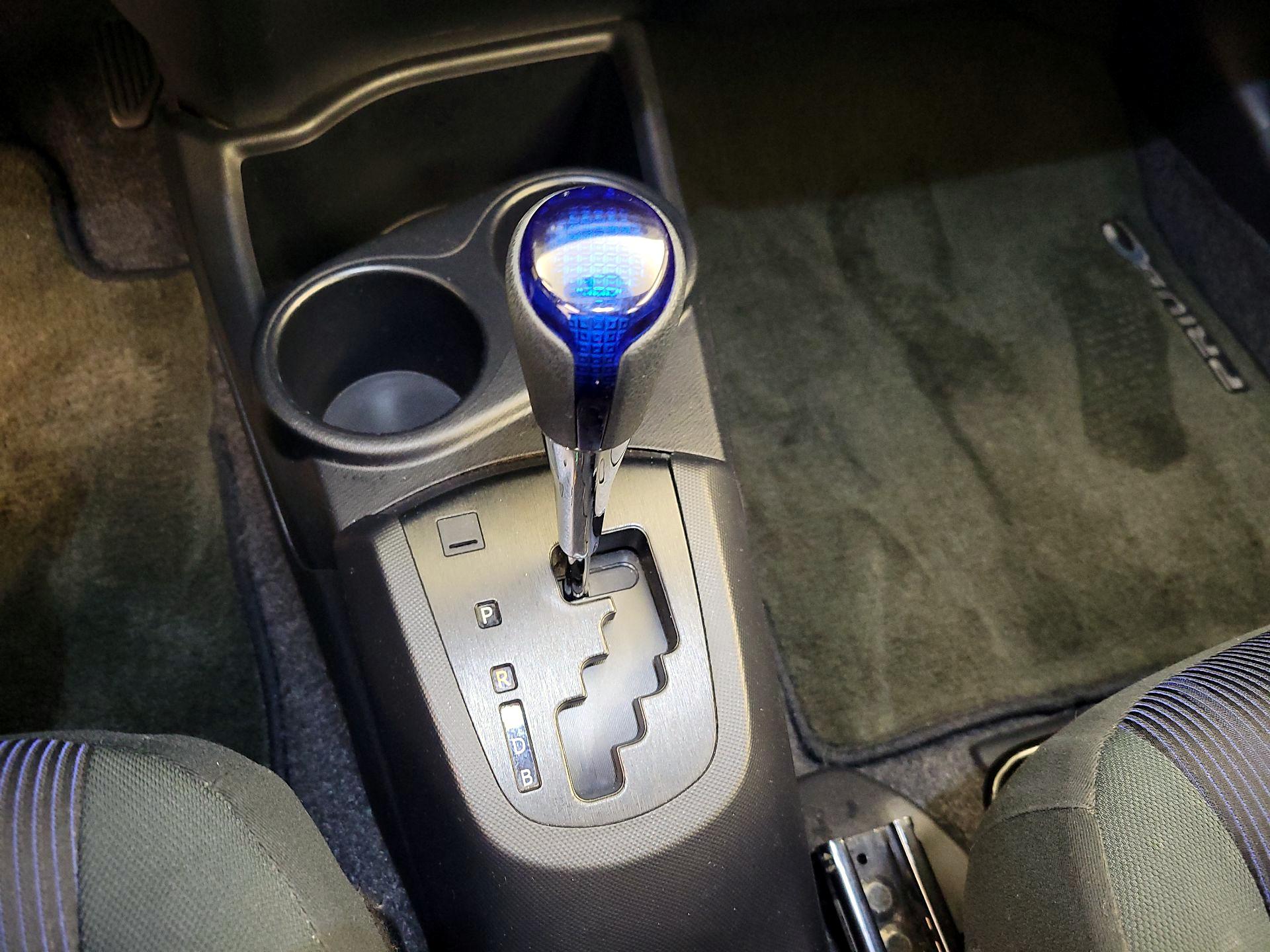 Thumbnail: 2015 Toyota Prius c - 17