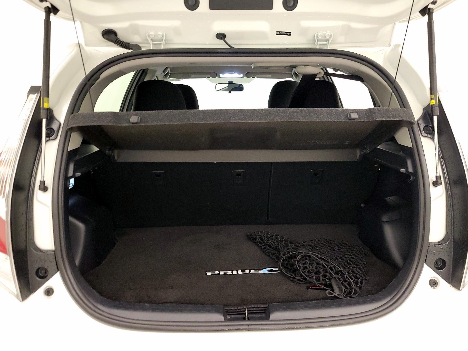 Thumbnail: 2015 Toyota Prius c - 20