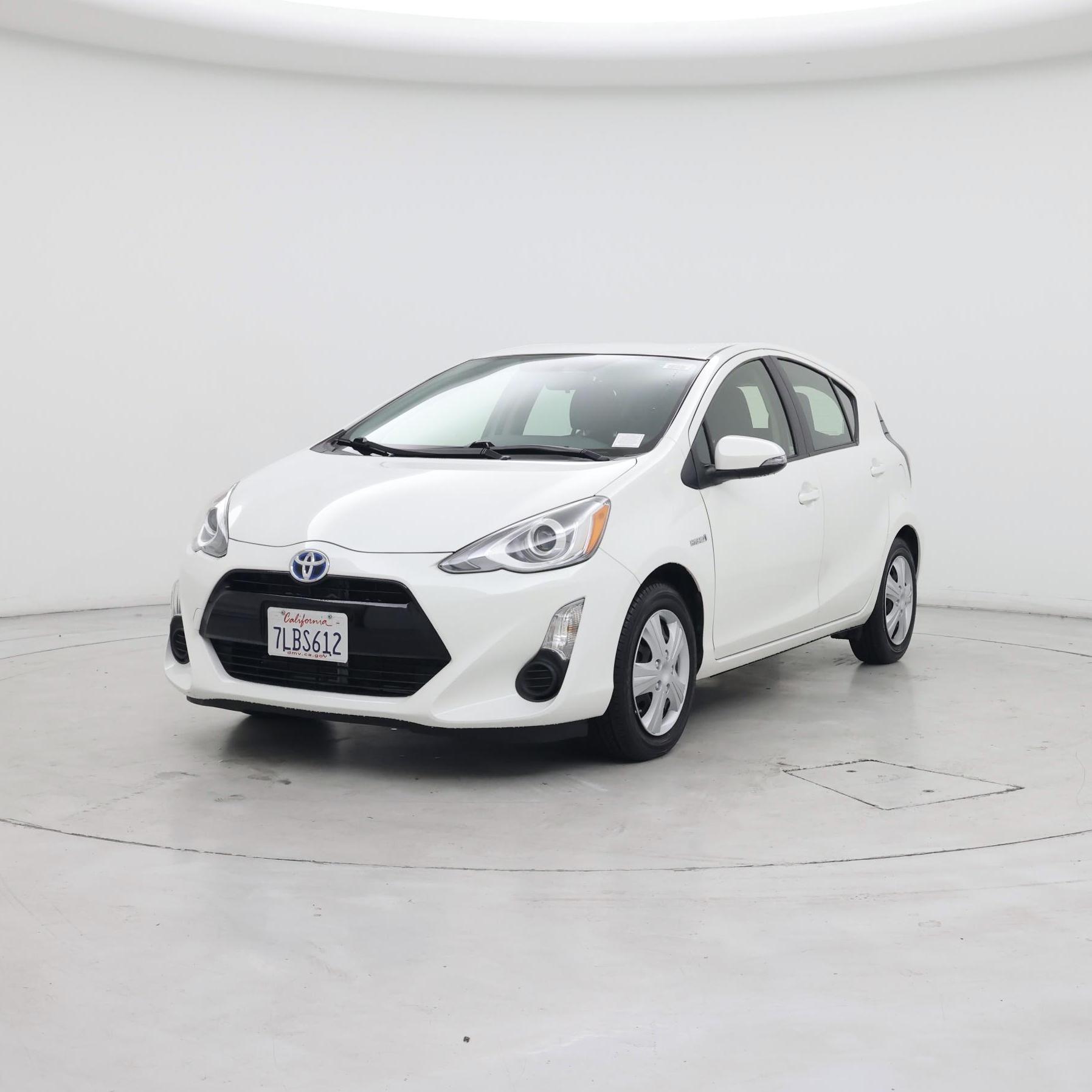 Thumbnail: 2015 Toyota Prius c - 4