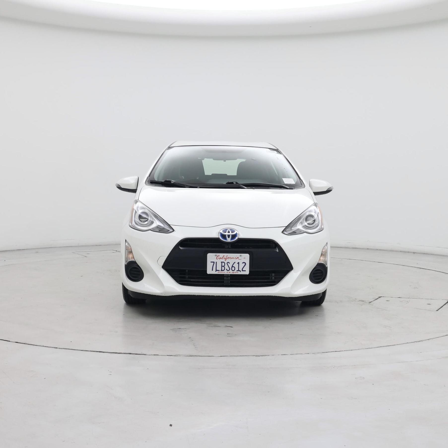 Thumbnail: 2015 Toyota Prius c - 5