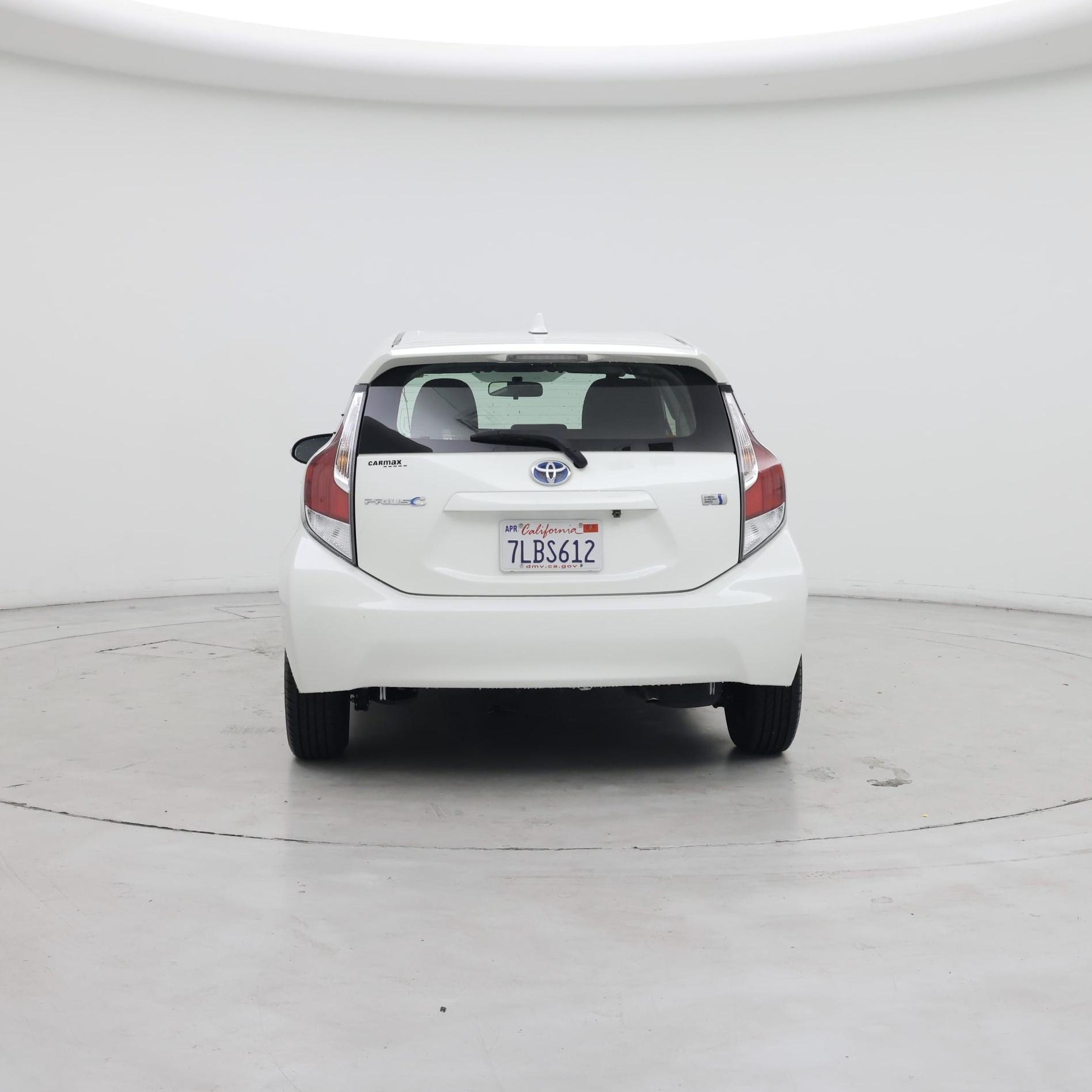Thumbnail: 2015 Toyota Prius c - 6