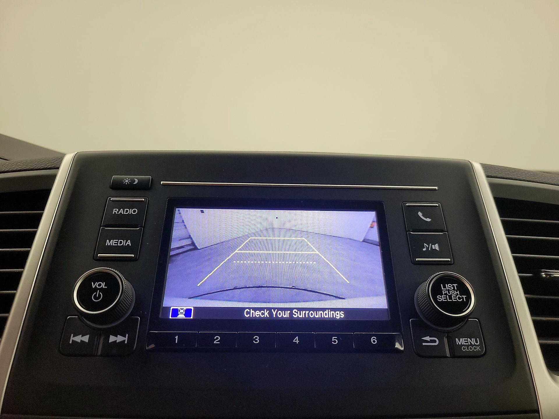 Thumbnail: 2019 Honda Pilot - 14