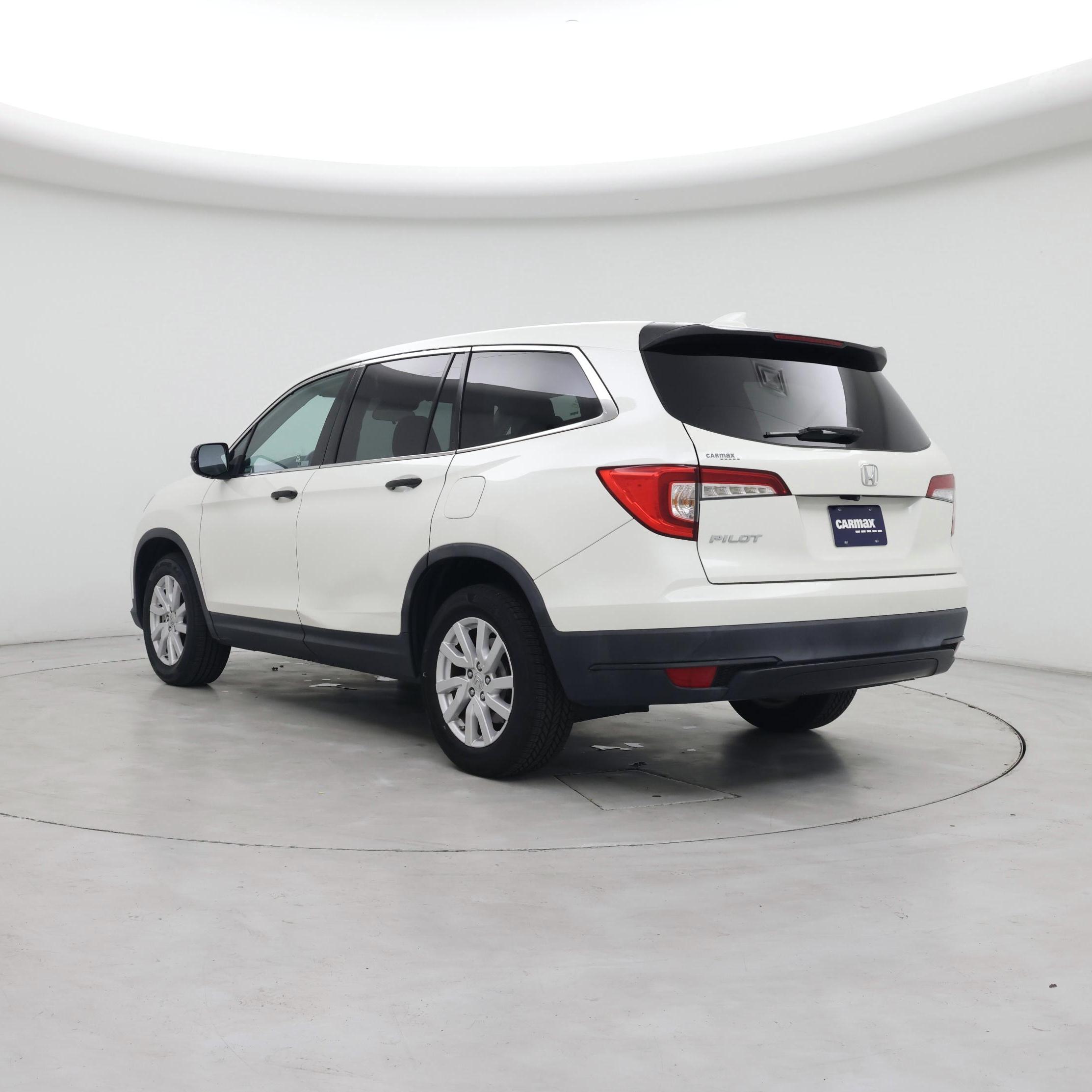 Thumbnail: 2019 Honda Pilot - 2