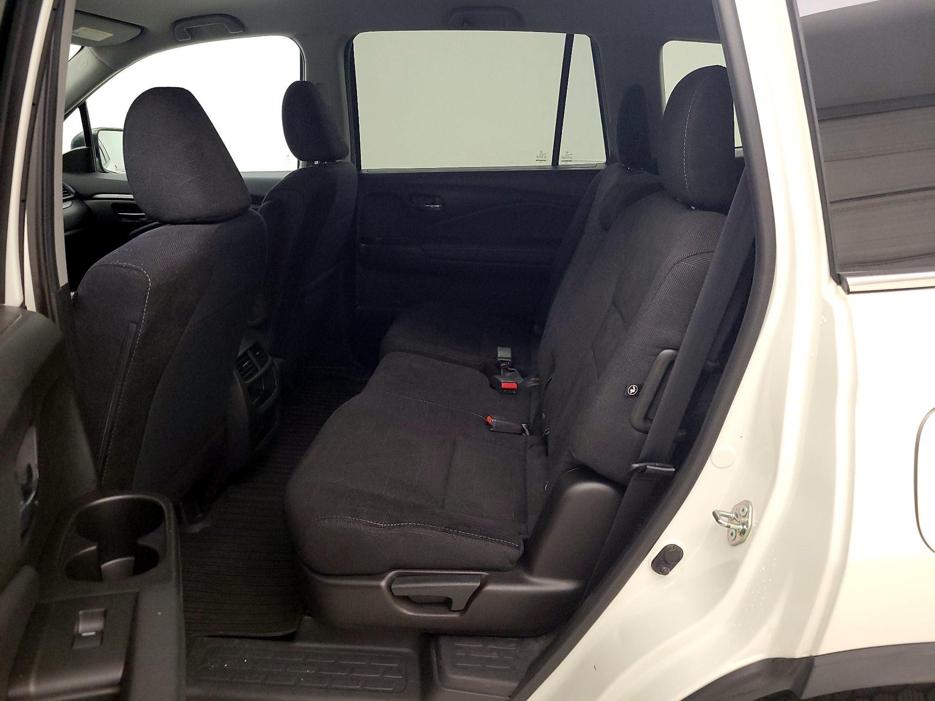 Thumbnail: 2019 Honda Pilot - 19