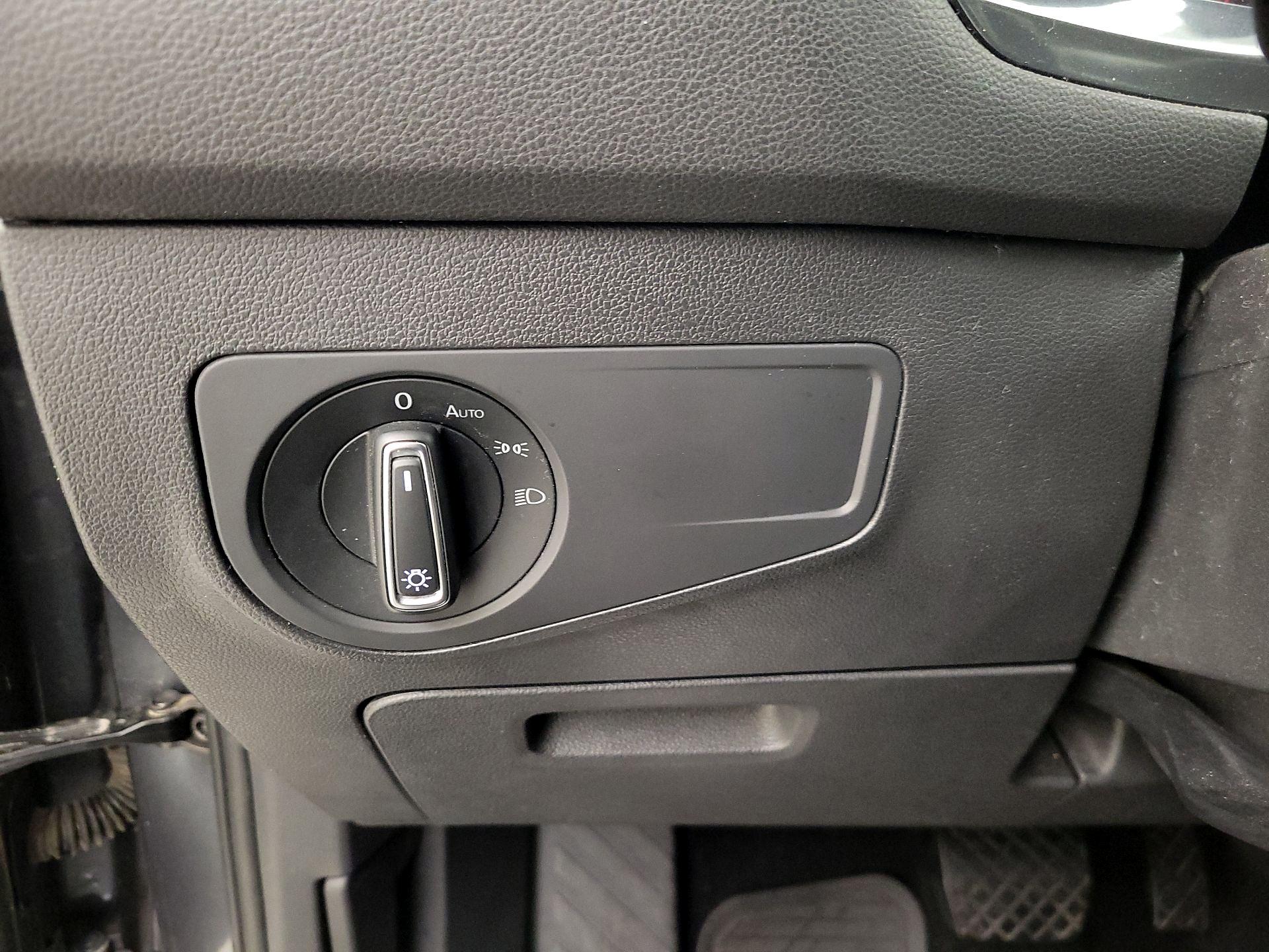 Thumbnail: 2020 Volkswagen Tiguan - 13