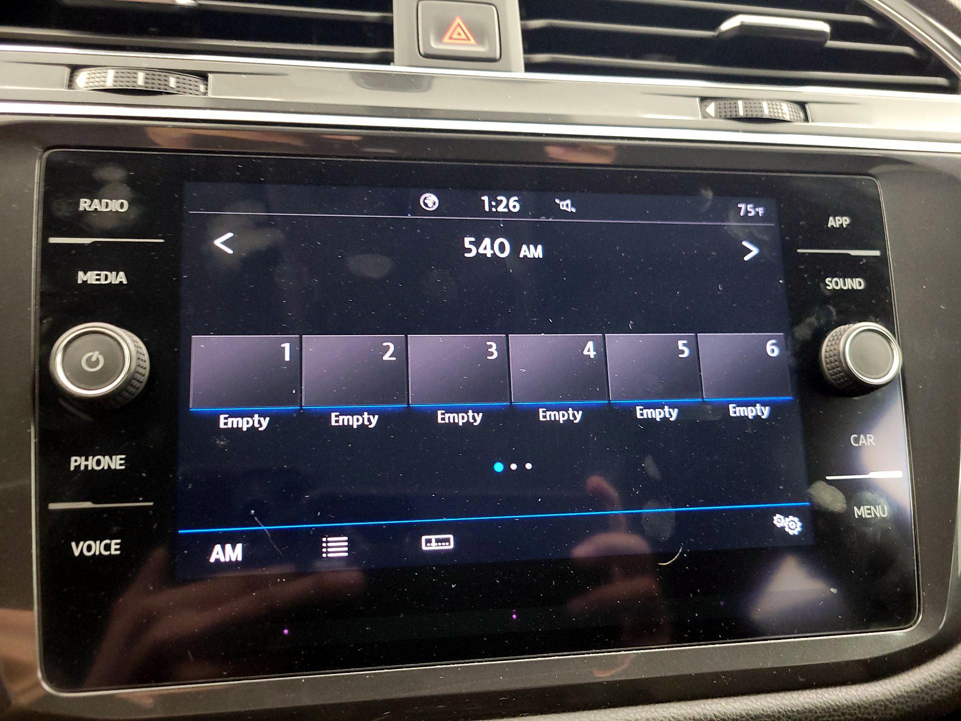 Thumbnail: 2020 Volkswagen Tiguan - 15