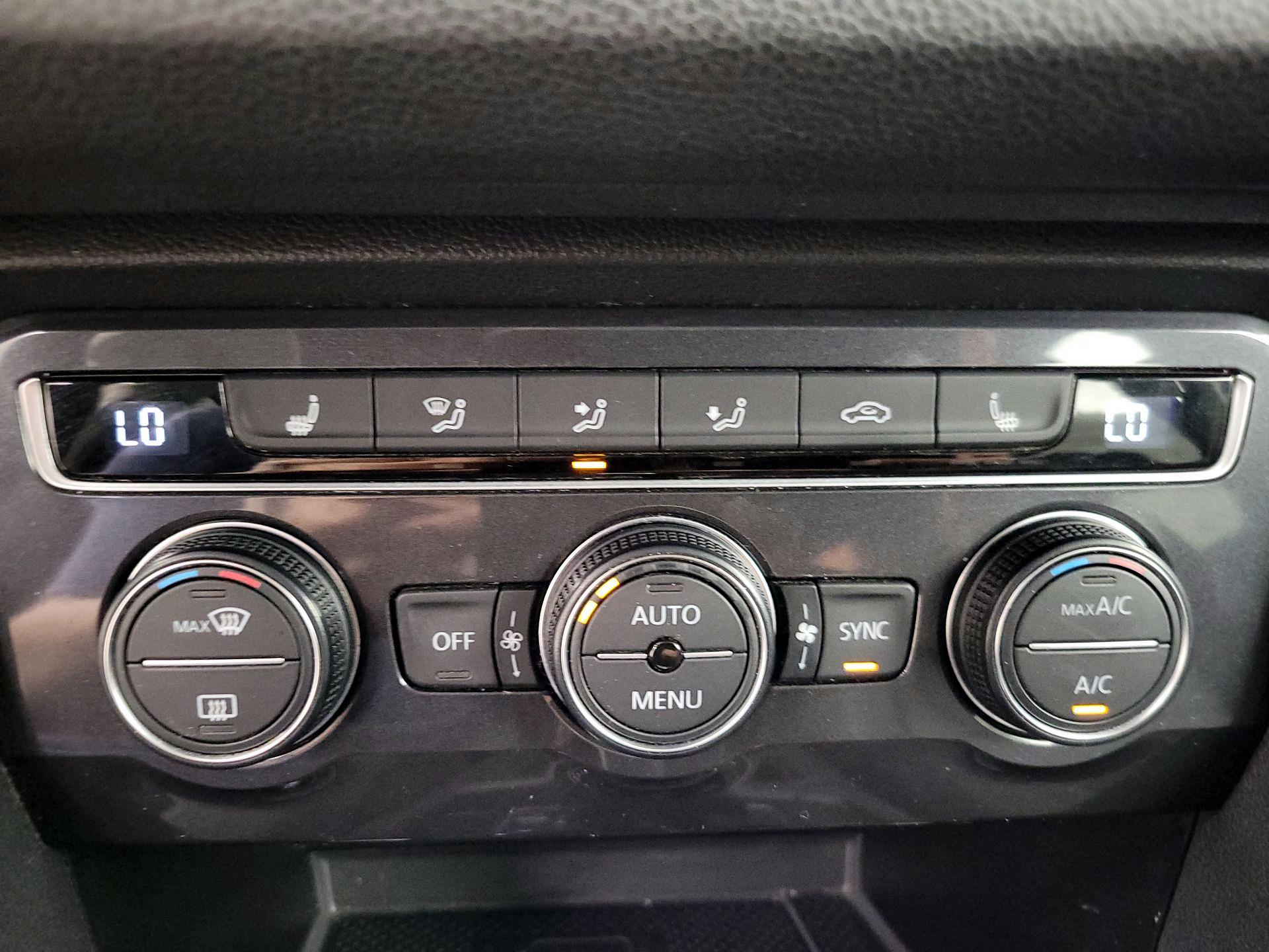 Thumbnail: 2020 Volkswagen Tiguan - 16