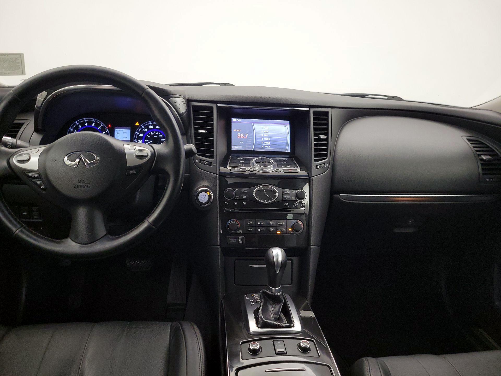 Thumbnail: 2017 INFINITI QX70 - 9