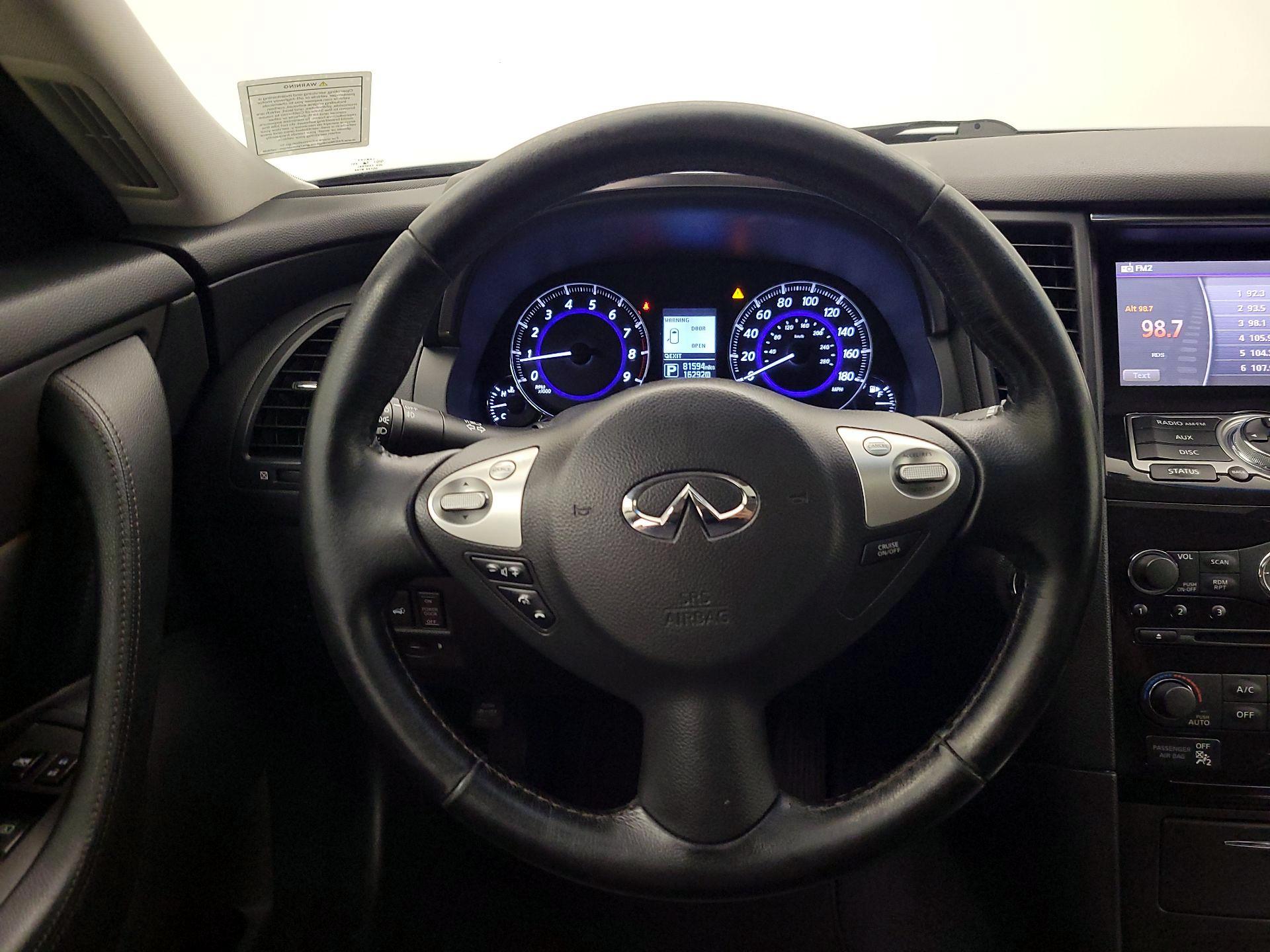 Thumbnail: 2017 INFINITI QX70 - 10