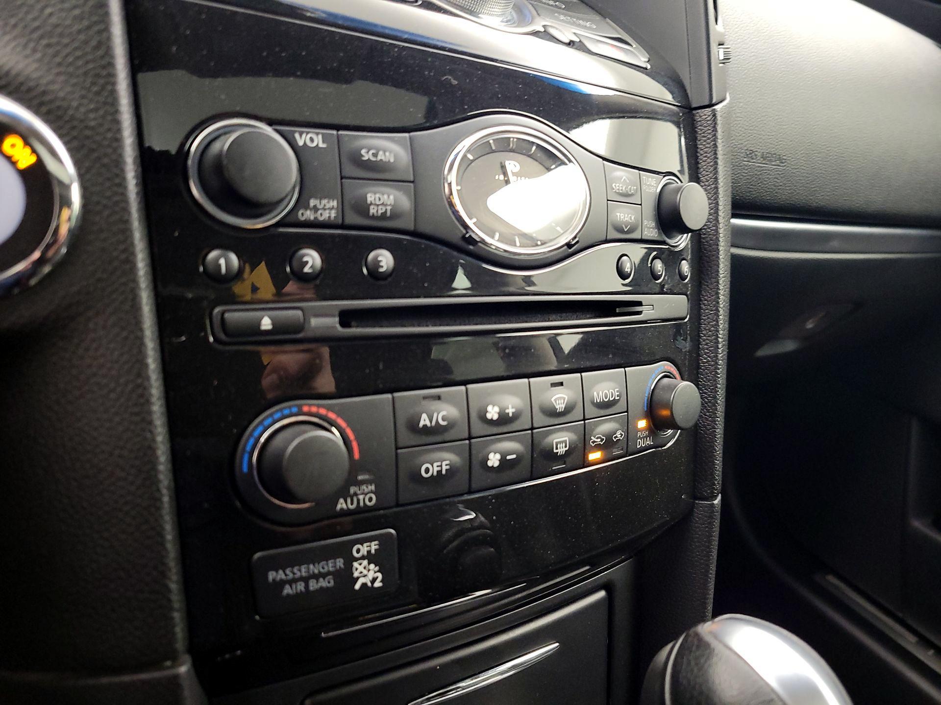 Thumbnail: 2017 INFINITI QX70 - 16