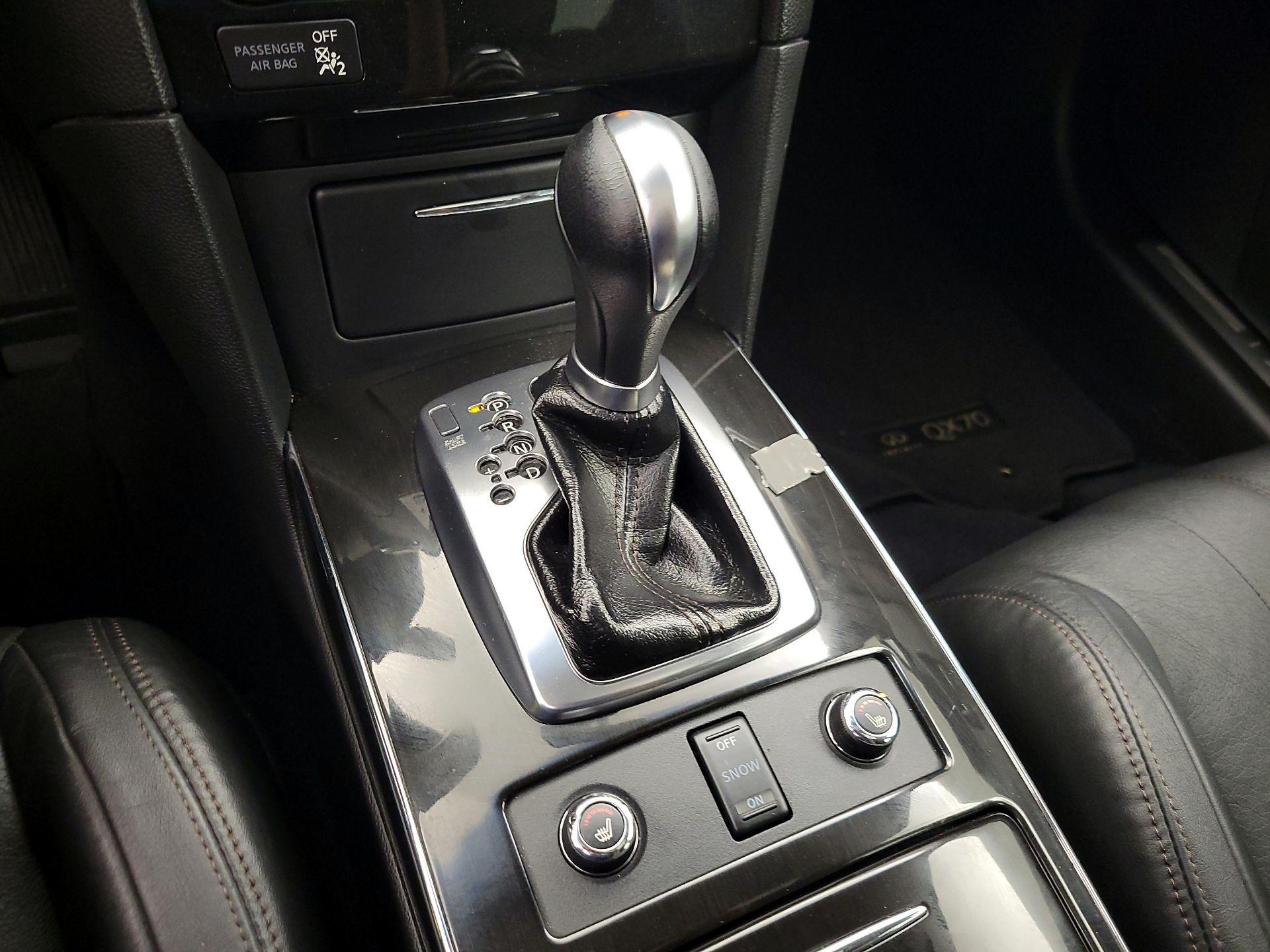 Thumbnail: 2017 INFINITI QX70 - 17