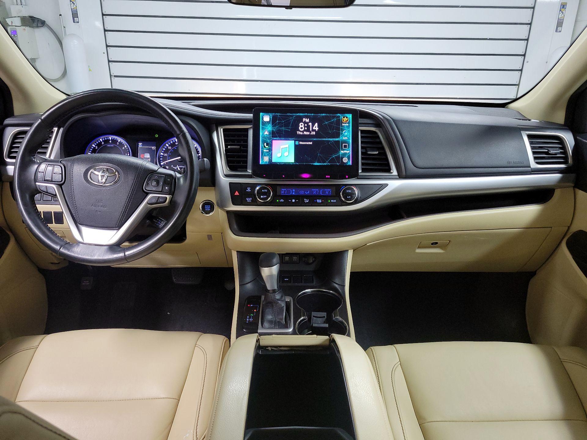 Thumbnail: 2017 Toyota Highlander - 9