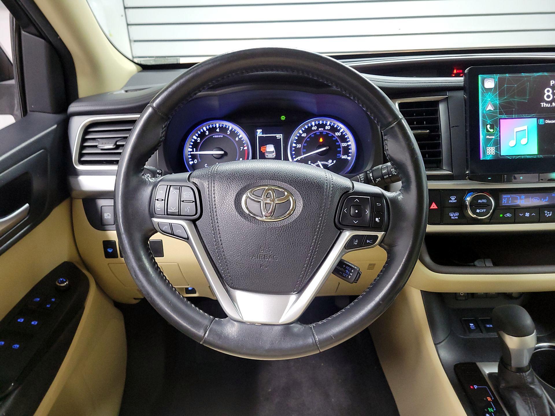 Thumbnail: 2017 Toyota Highlander - 10