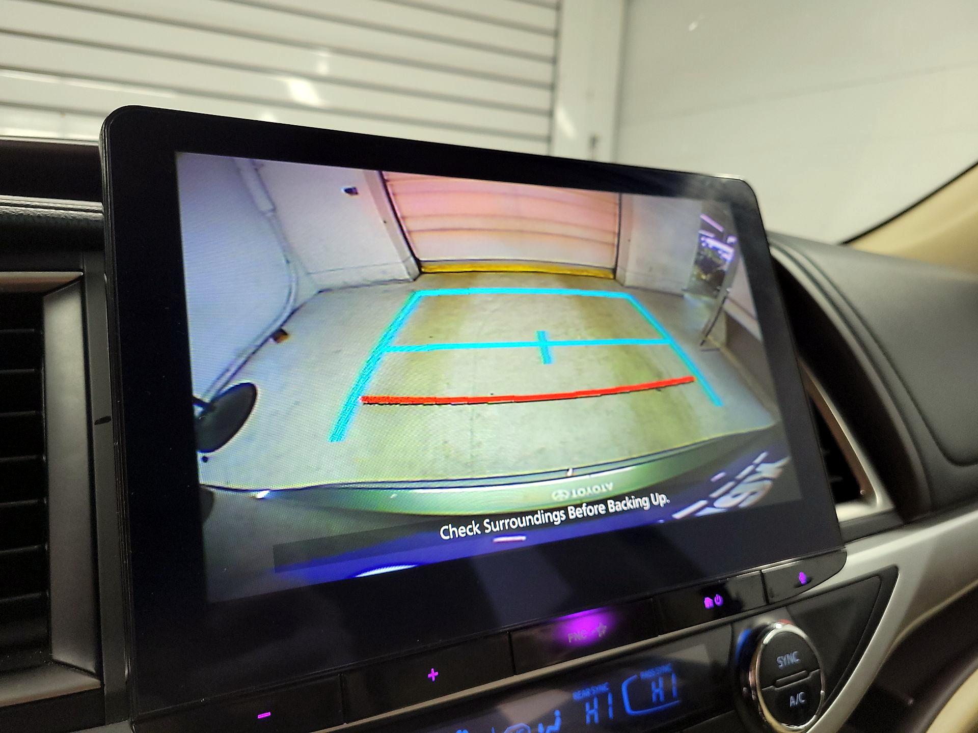 Thumbnail: 2017 Toyota Highlander - 14