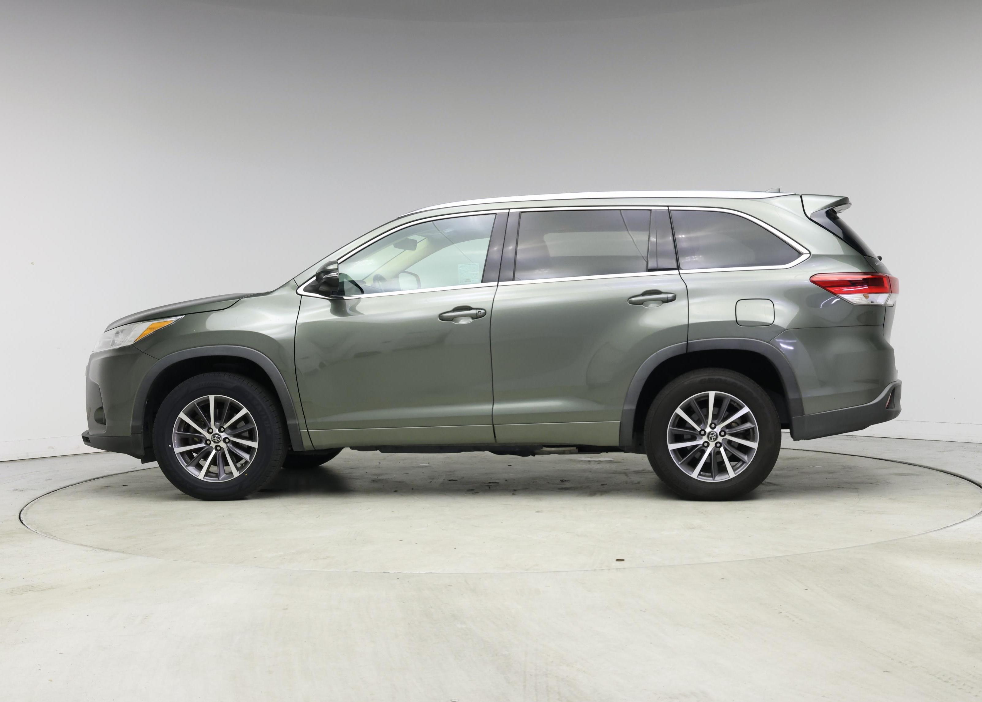 Thumbnail: 2017 Toyota Highlander - 3