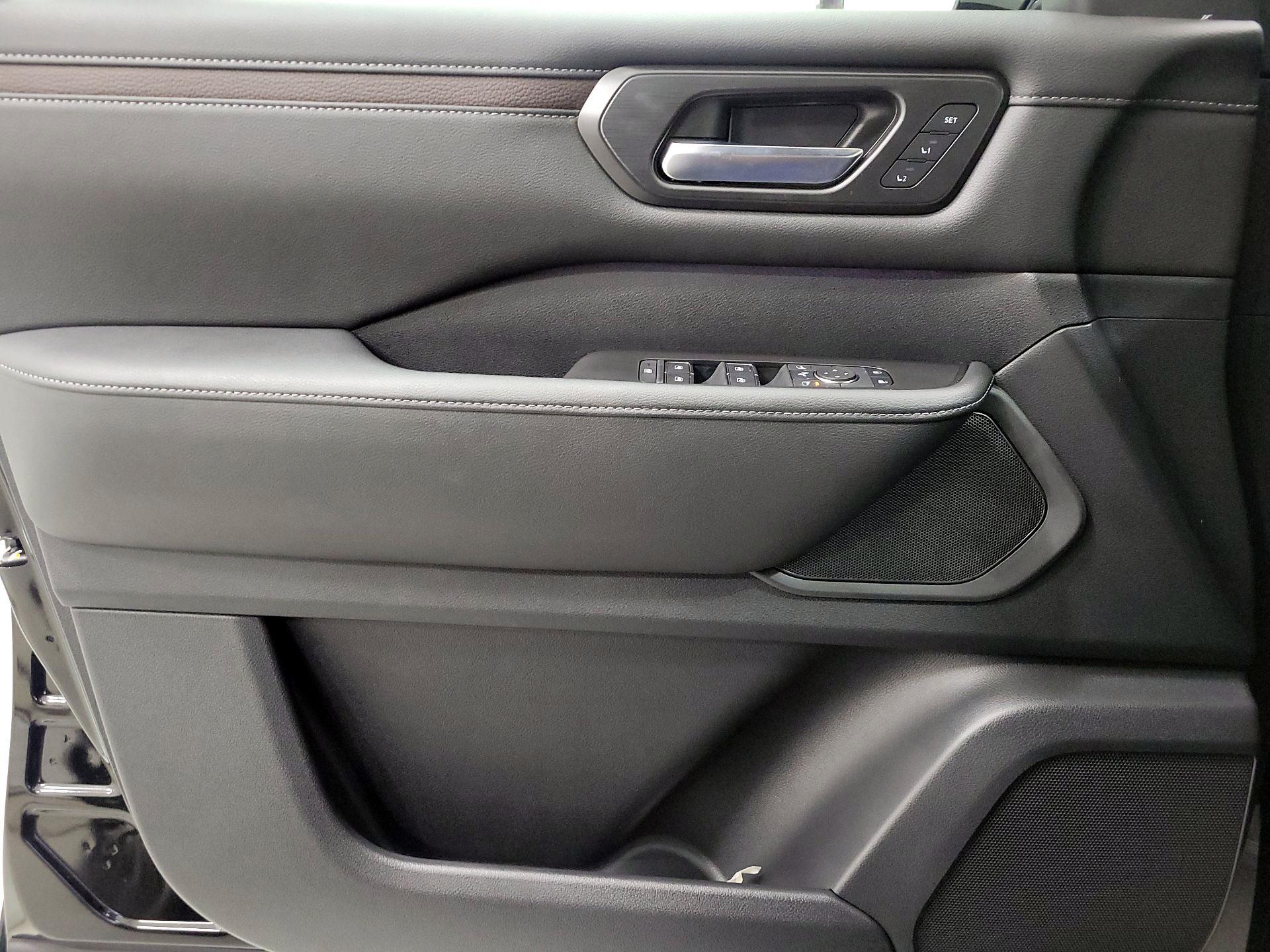 Thumbnail: 2025 Nissan Armada - 12