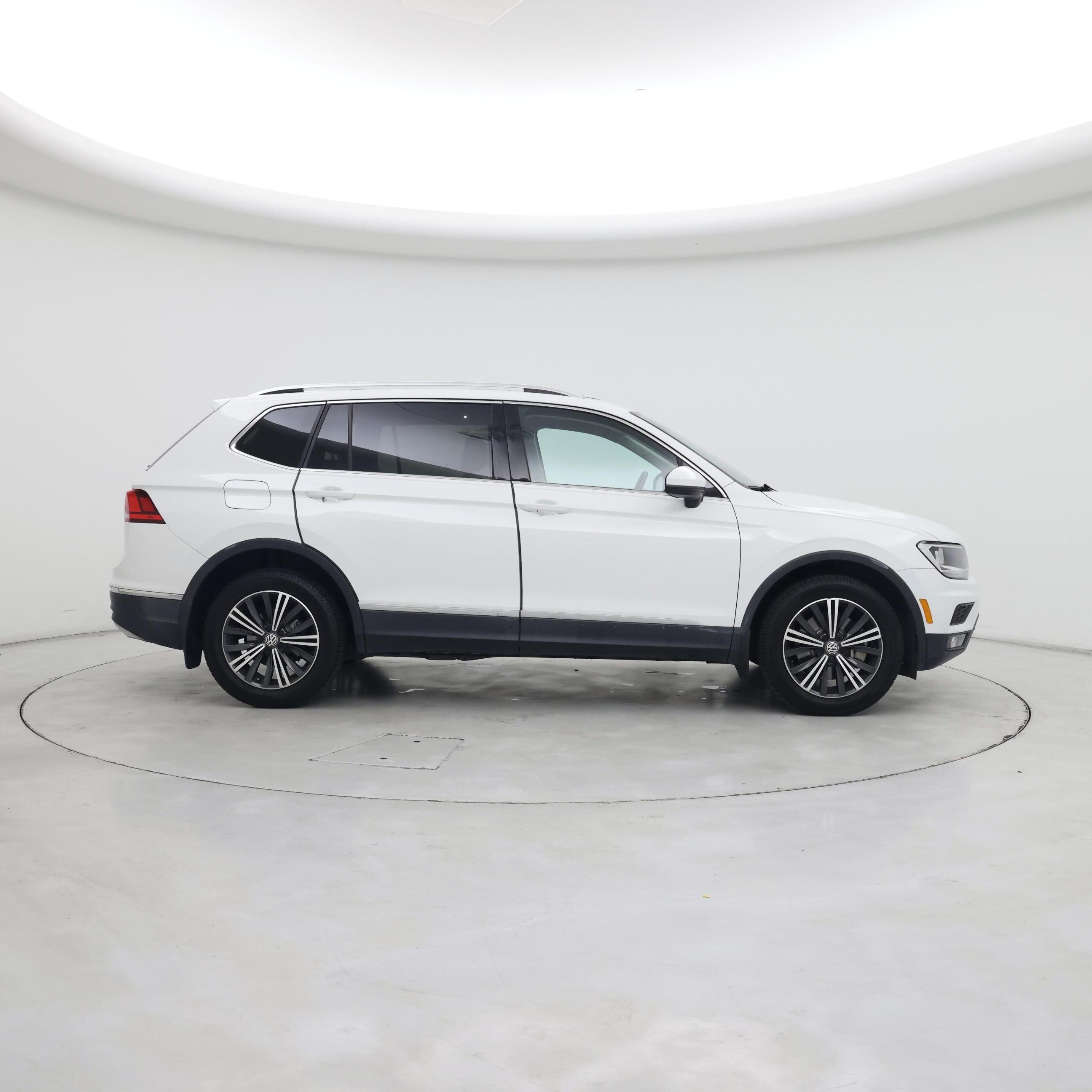 Thumbnail: 2018 Volkswagen Tiguan - 7