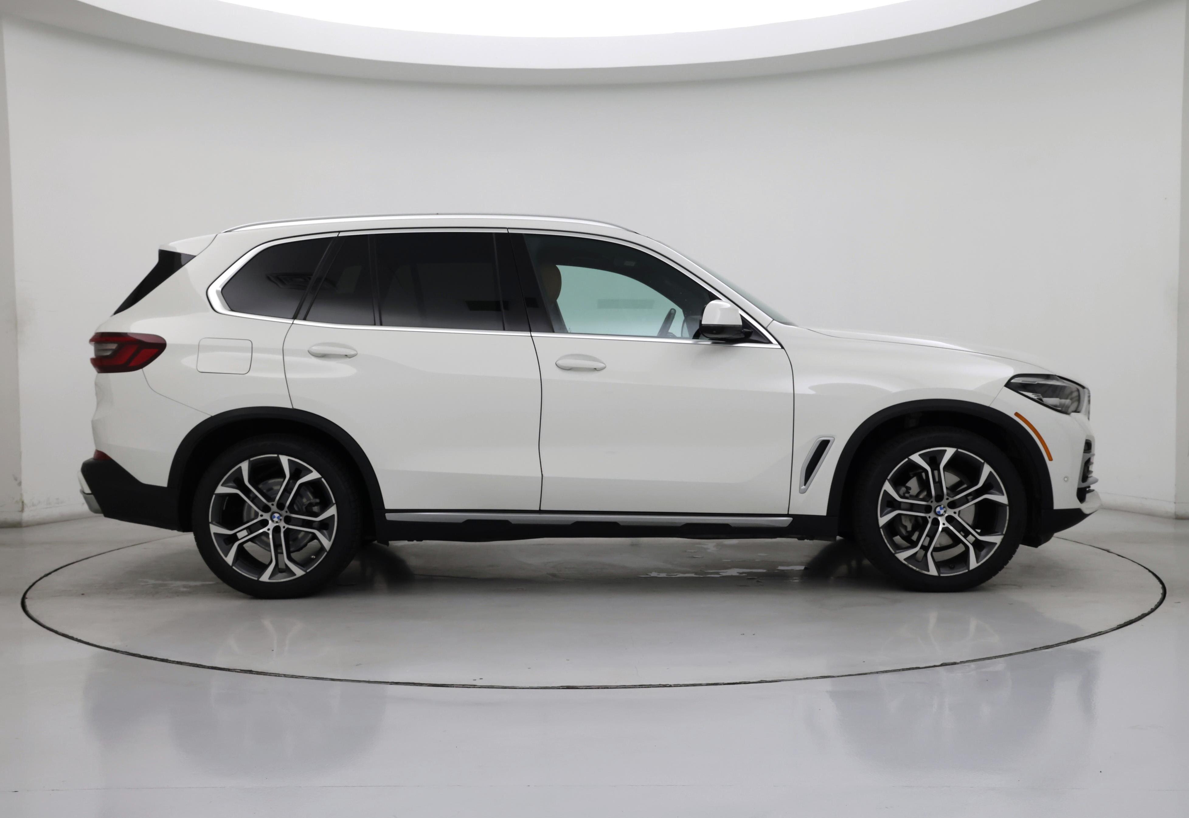 Thumbnail: 2023 BMW X5 - 7