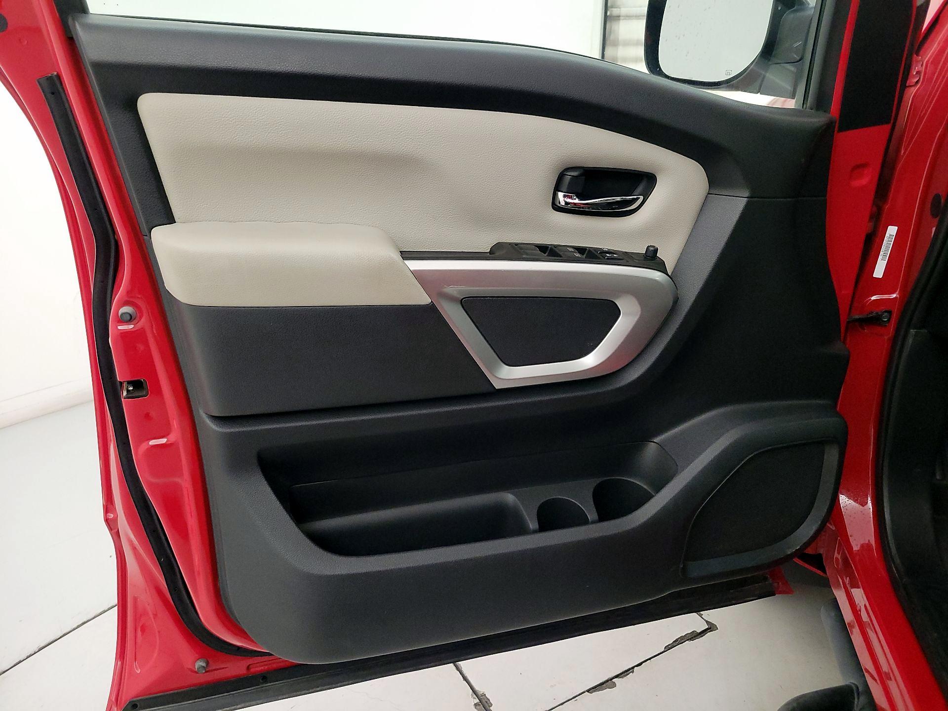 Thumbnail: 2021 Nissan Titan - 12