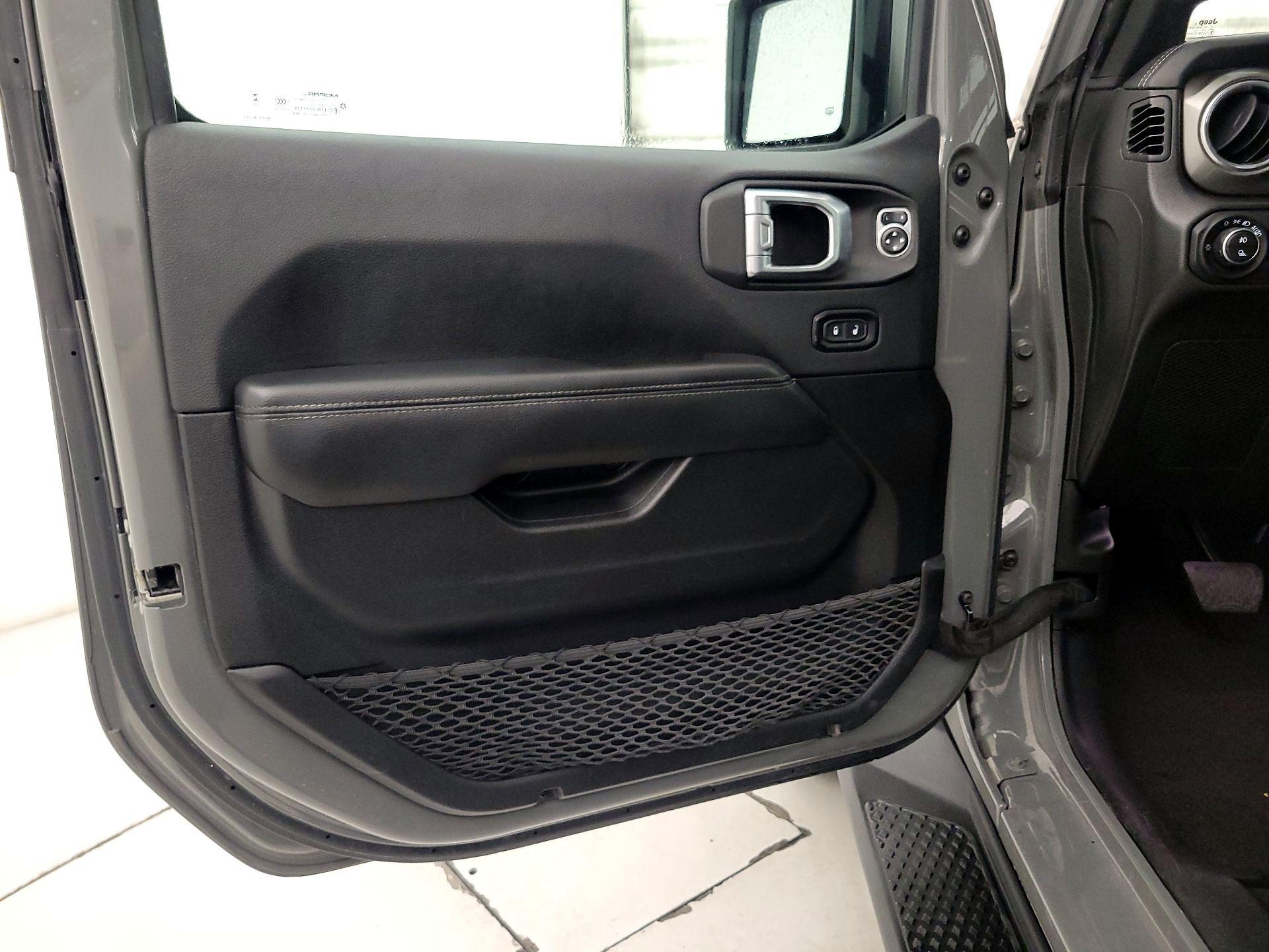 Thumbnail: 2023 Jeep Gladiator - 12