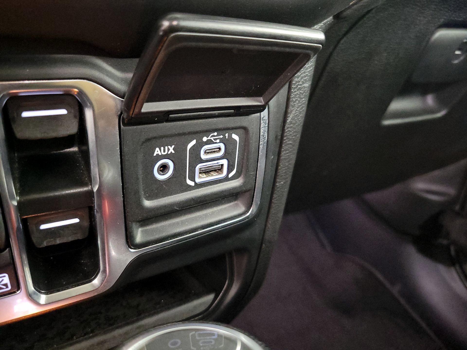 Thumbnail: 2023 Jeep Gladiator - 19