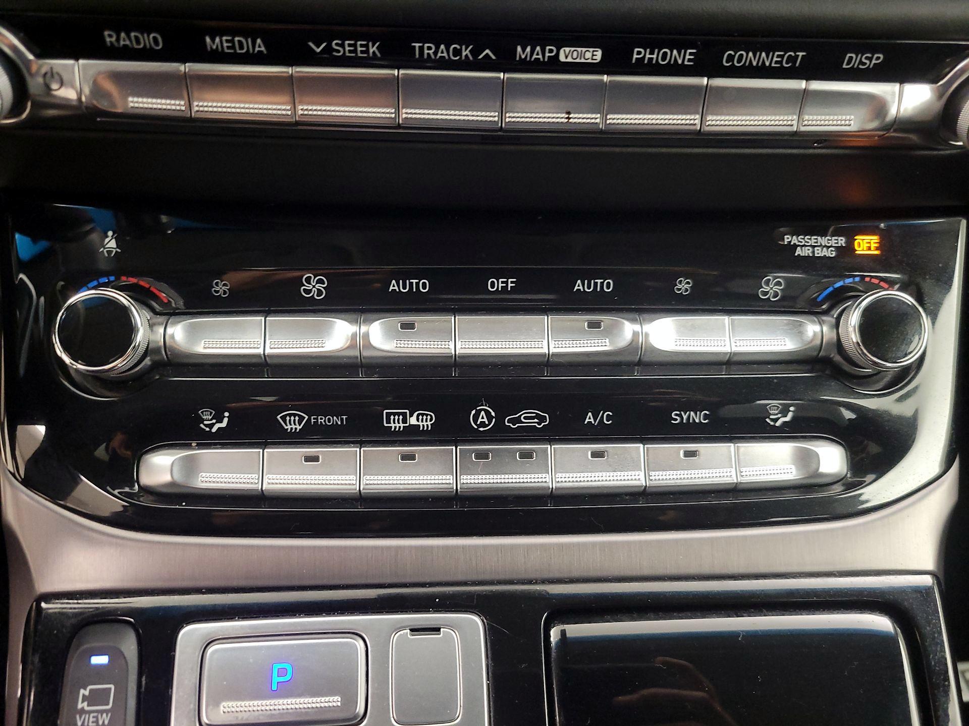 Thumbnail: 2019 Genesis G90 - 17