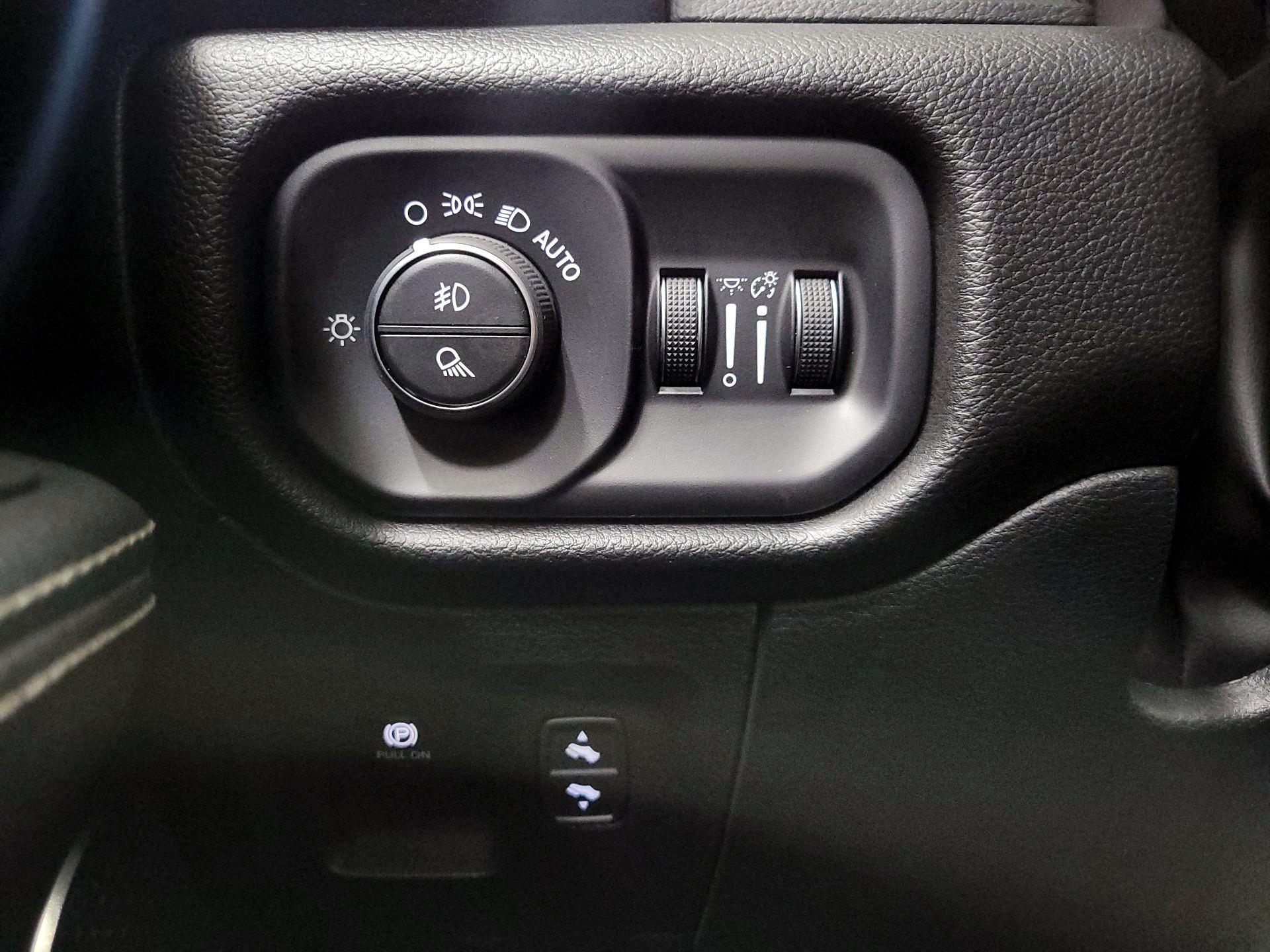 Thumbnail: 2025 RAM 1500 - 13