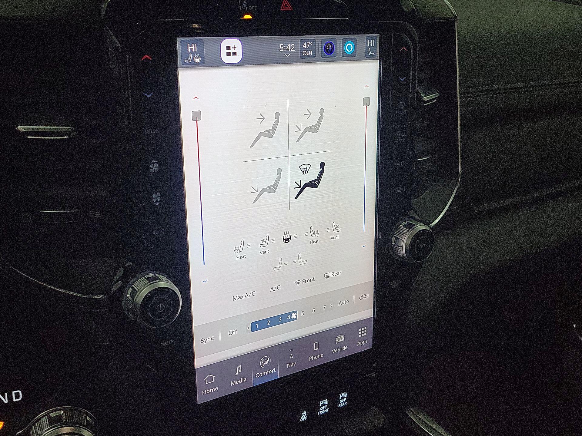 Thumbnail: 2025 RAM 1500 - 17